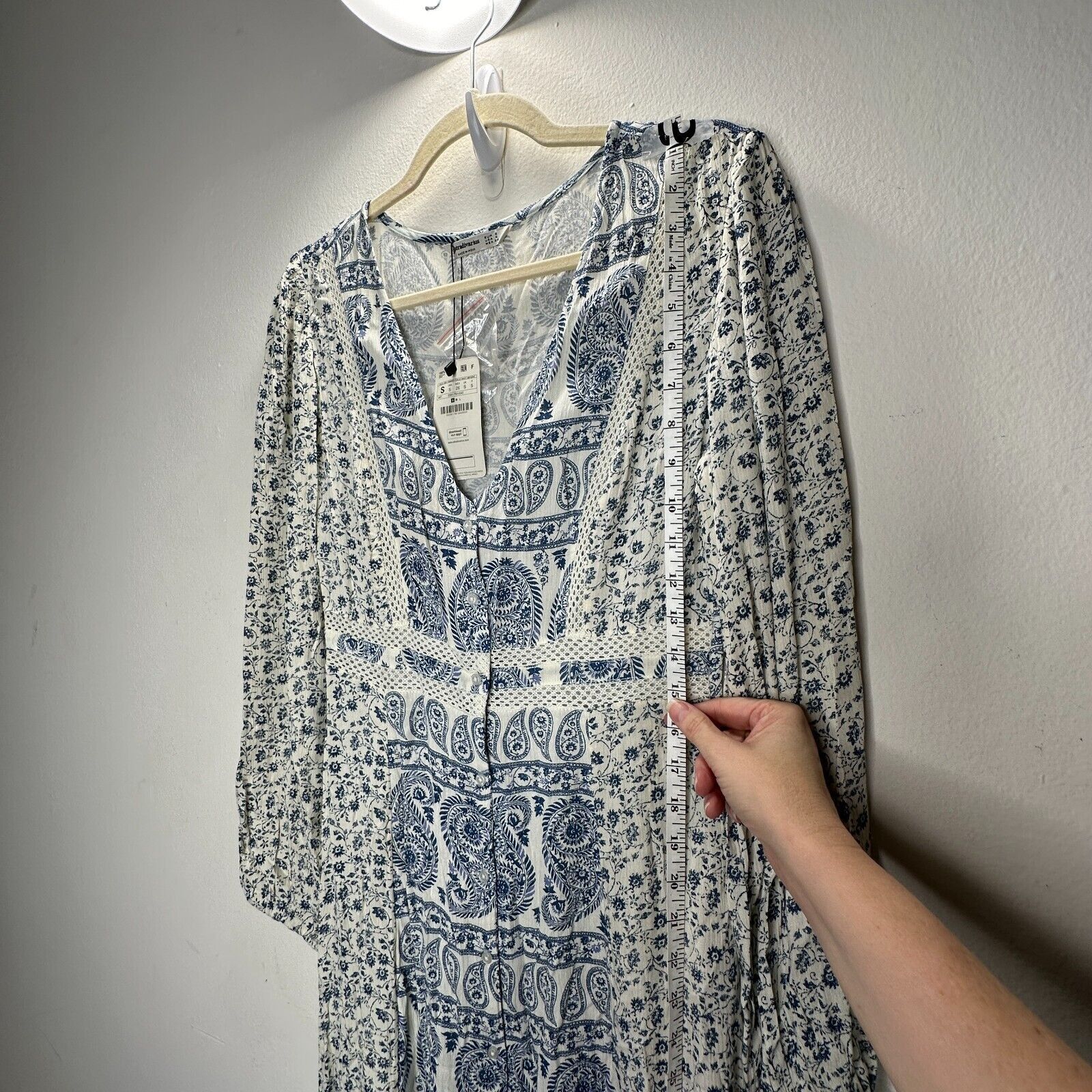 Other Stradivarius Floral Paisley Long Sleeve VNeck Maxi Dress Size S / US 4 / IT 40 - 8 Thumbnail