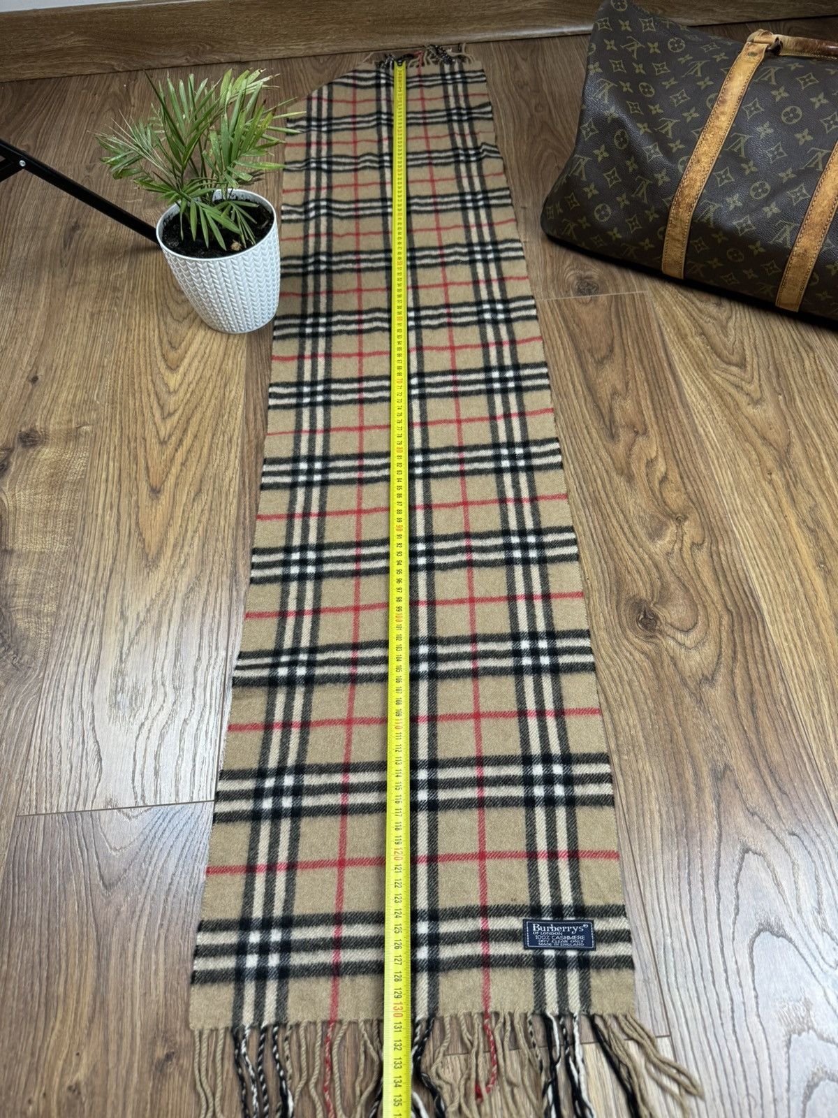 Burberry Vintage cashmere scarf Burberry’s 90s original luxury item Size ONE SIZE - 4 Thumbnail