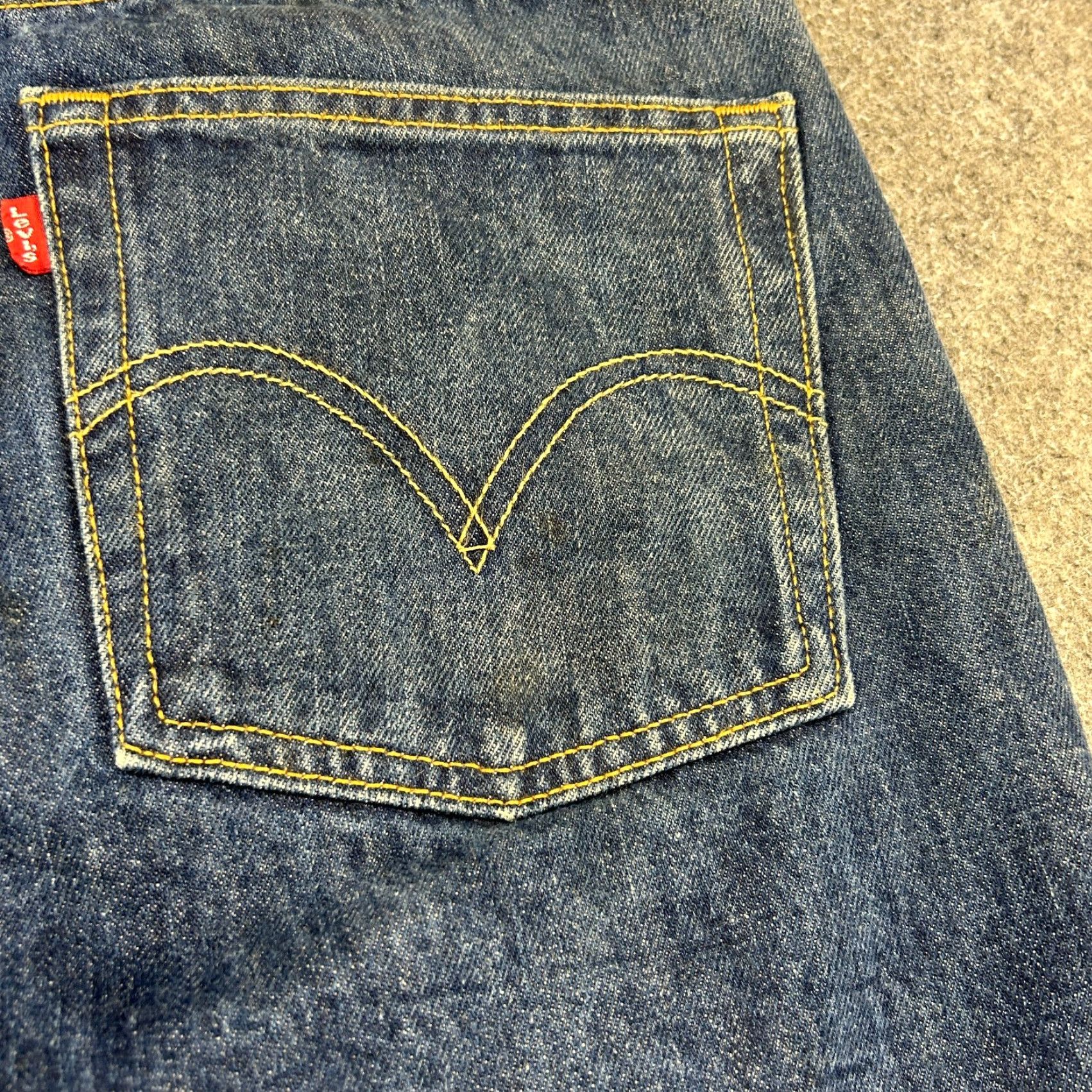 Levi's VINTAGE Levi's 501 Jeans Mens 33x30 Blue Straight Regular Fit Y2K Retro 90s Jeans Mens Size US 33 - 5 Thumbnail