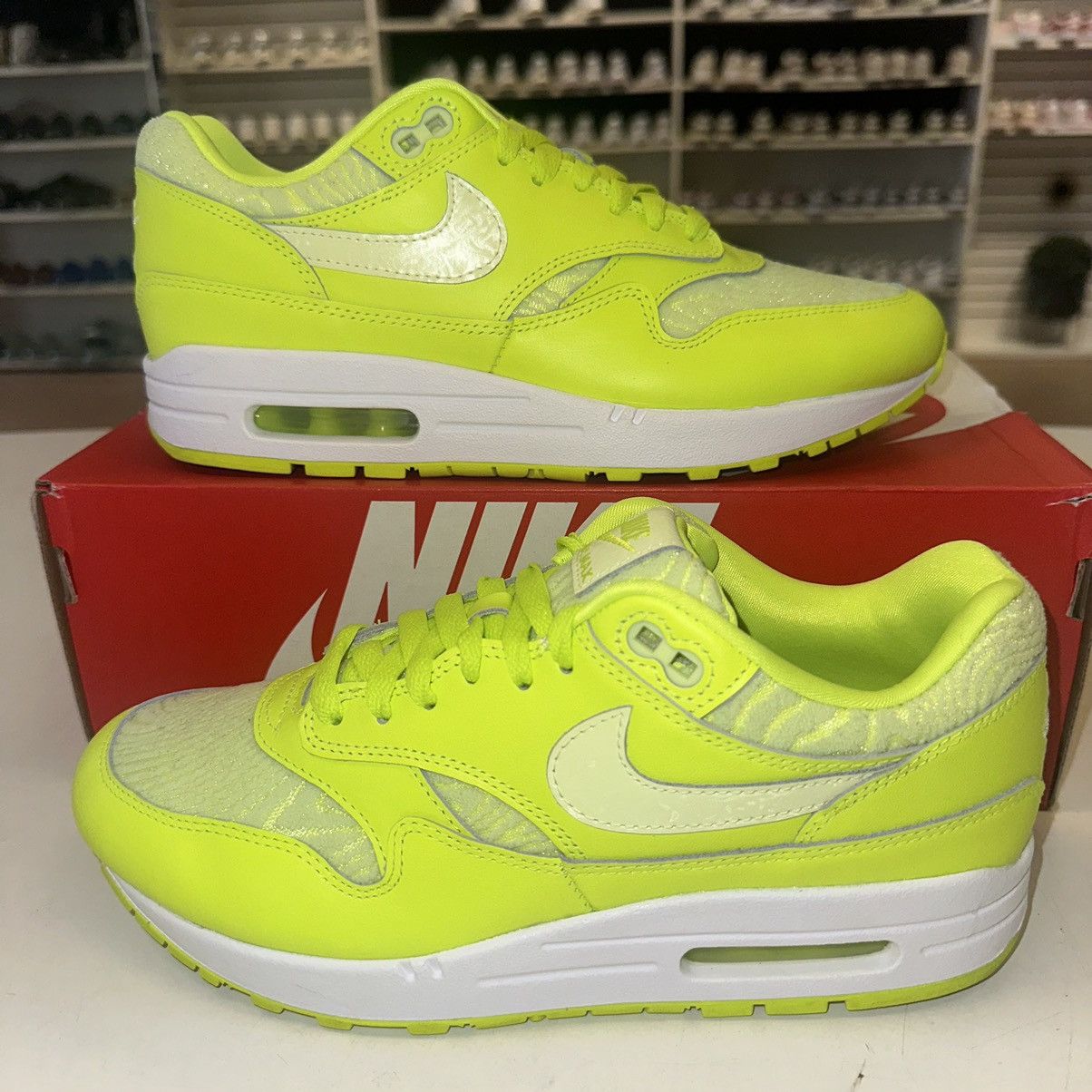 Nike Size 7.5 - Nike Air Max 1 PRM Topography Volt FN6832-702 Size US 7.5 / EU 40-41 - 1 Thumbnail