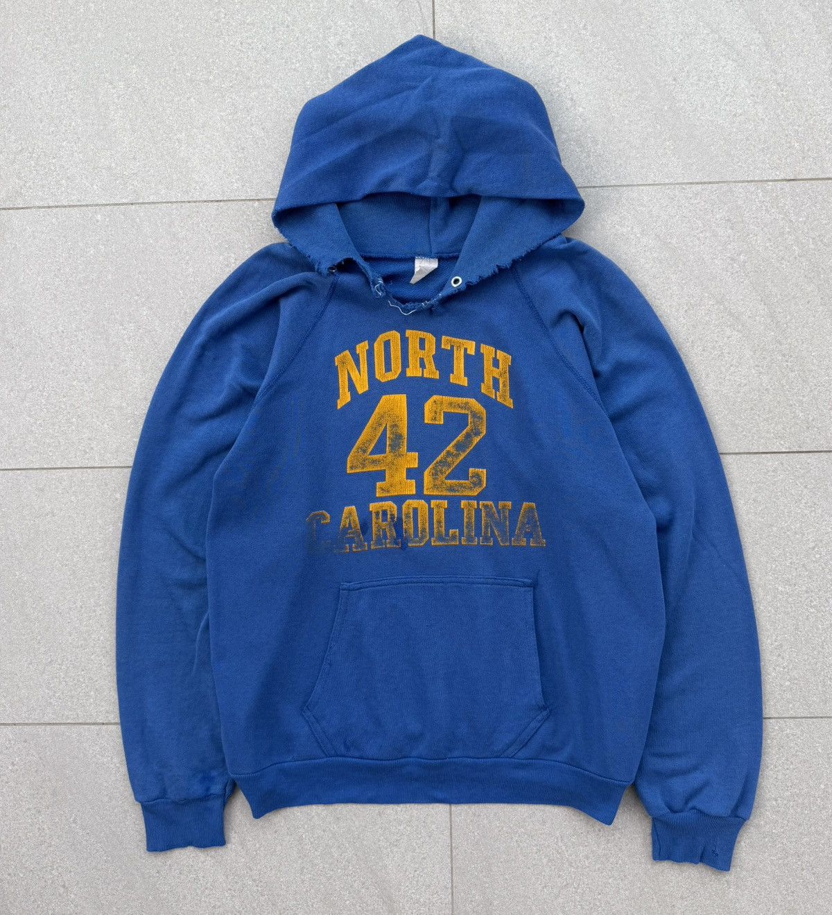 Vintage Vintage 70s distressed "NORTH 42 CAROLINA" Sweatshirt Hoodie Size US L / EU 52-54 / 3 - 1 Thumbnail