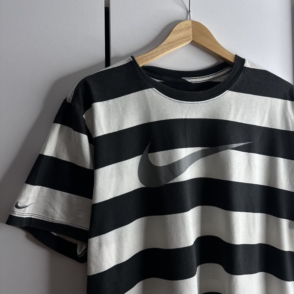 Nike Nike Big Logo Rare T shirt Size US XL / EU 56 / 4 - 2 Thumbnail