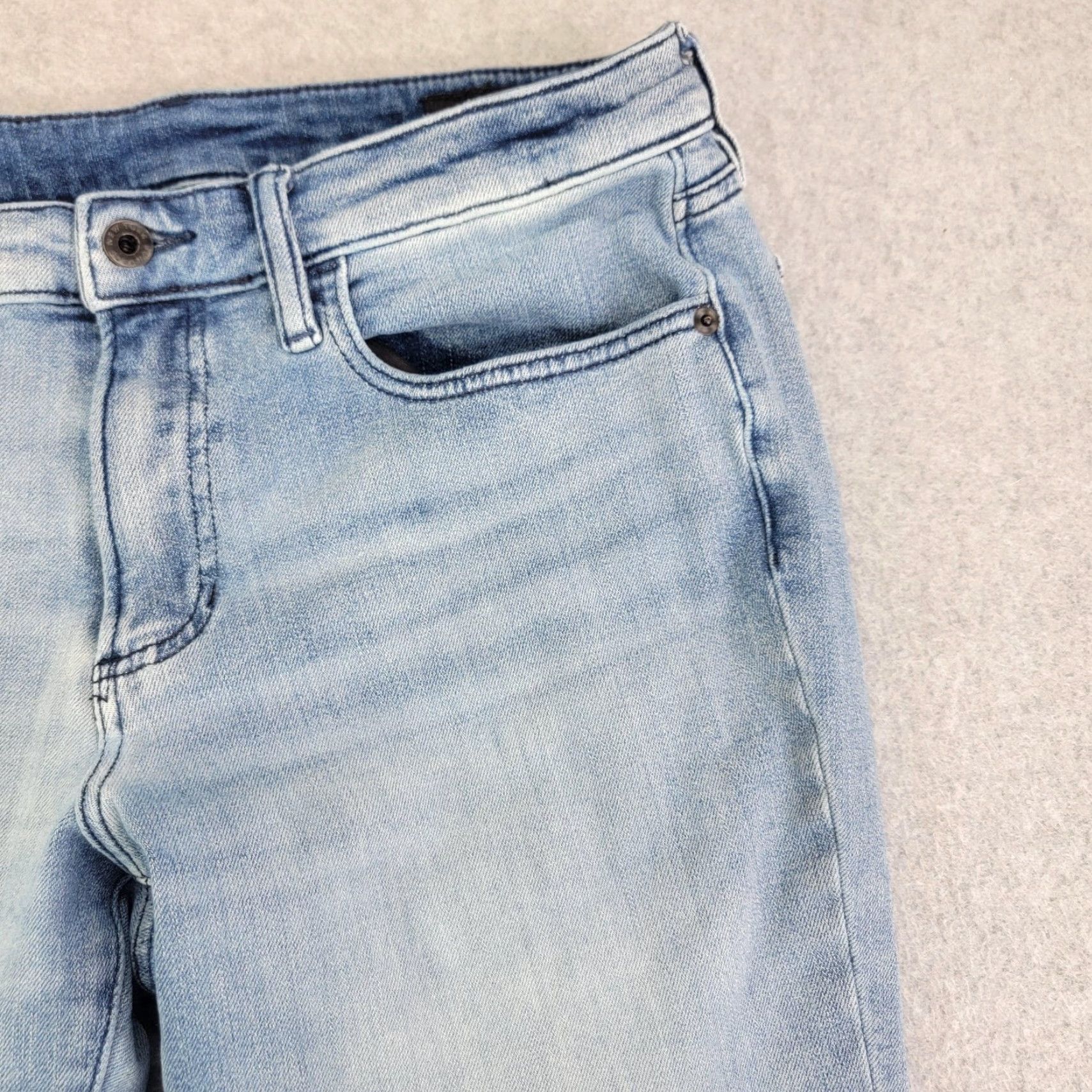 Bonobos Bonobos Slim Taper Jeans Mens 33x30 Blue Slim Tapered Light Wash Denim Shirt? Size US 33 - 3 Thumbnail