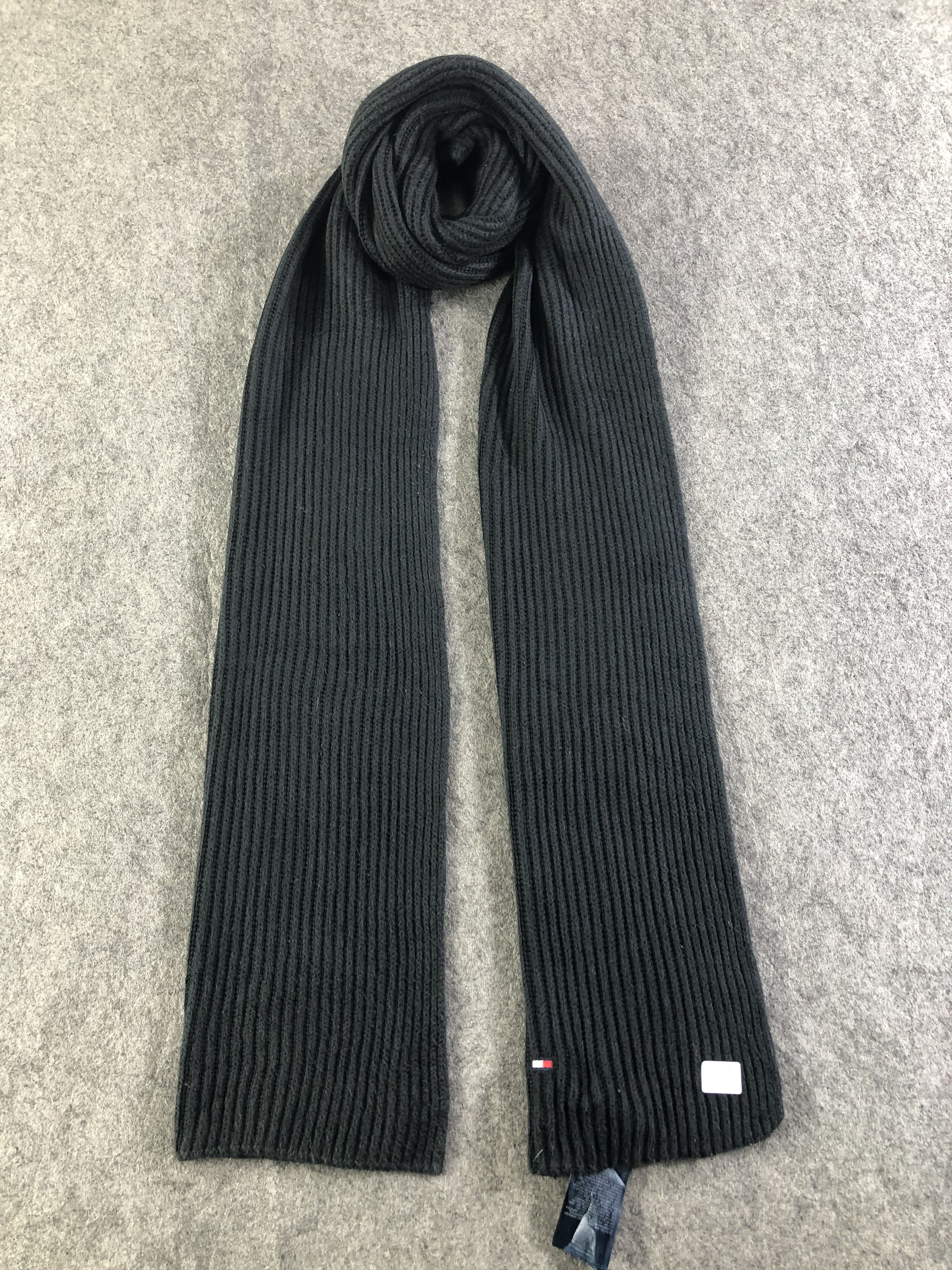 Tommy Hilfiger Tommy Hilfiger Scarf / Muffler / Neckwear Size ONE SIZE - 1 Thumbnail