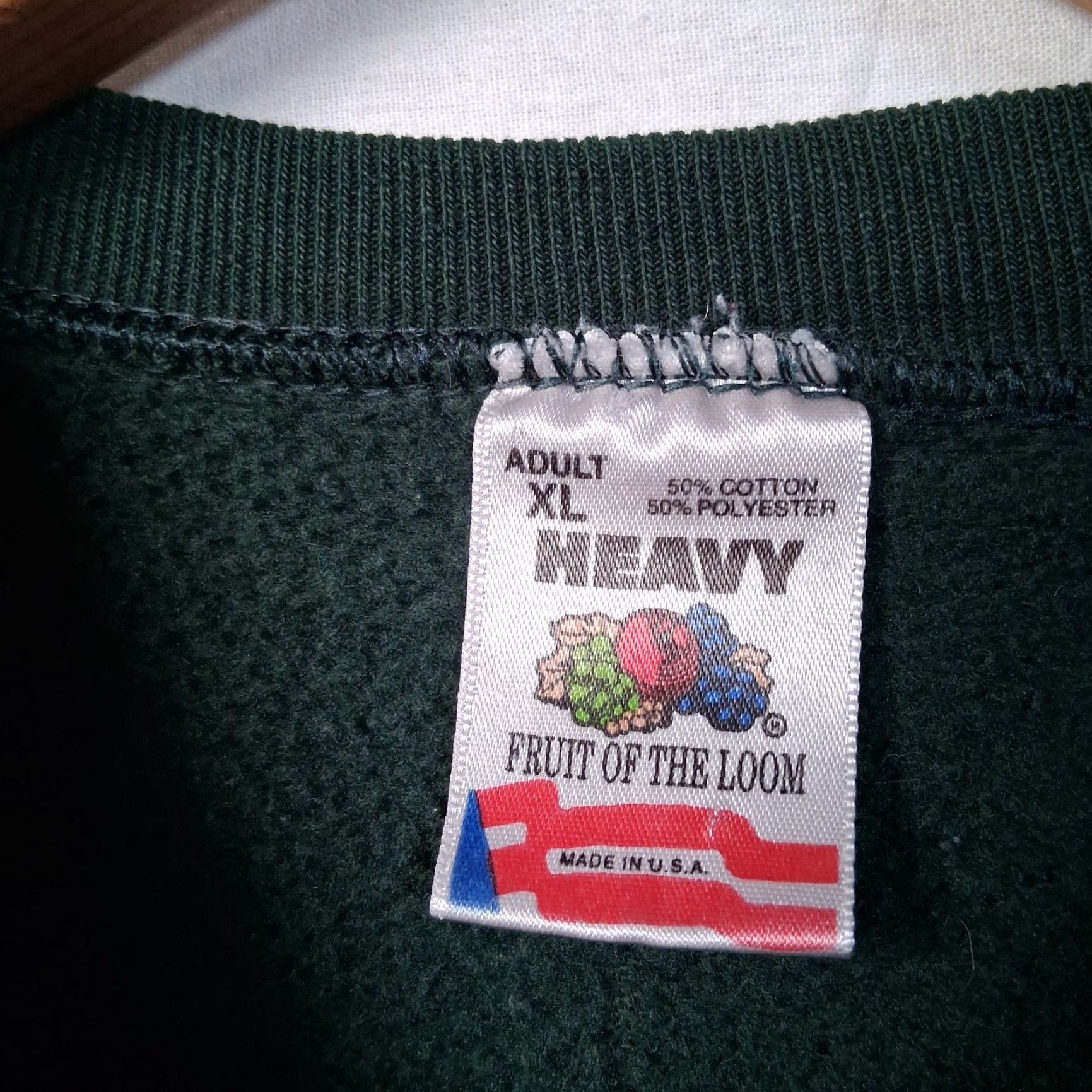Fruit Of The Loom VINTAGE Fruit of the Loom Sweatshirt XL Green Embroidered Crewneck San Francisco California USA Men Size US XL / EU 56 / 4 - 5 Thumbnail