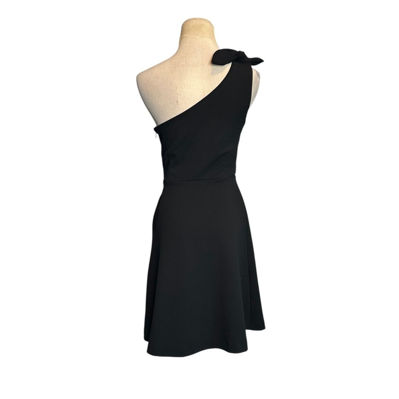 Banana Republic Banana Republic One Shoulder Cocktail Dress Size 0 Size XS / US 0-2 / IT 36-38 - 2 Thumbnail