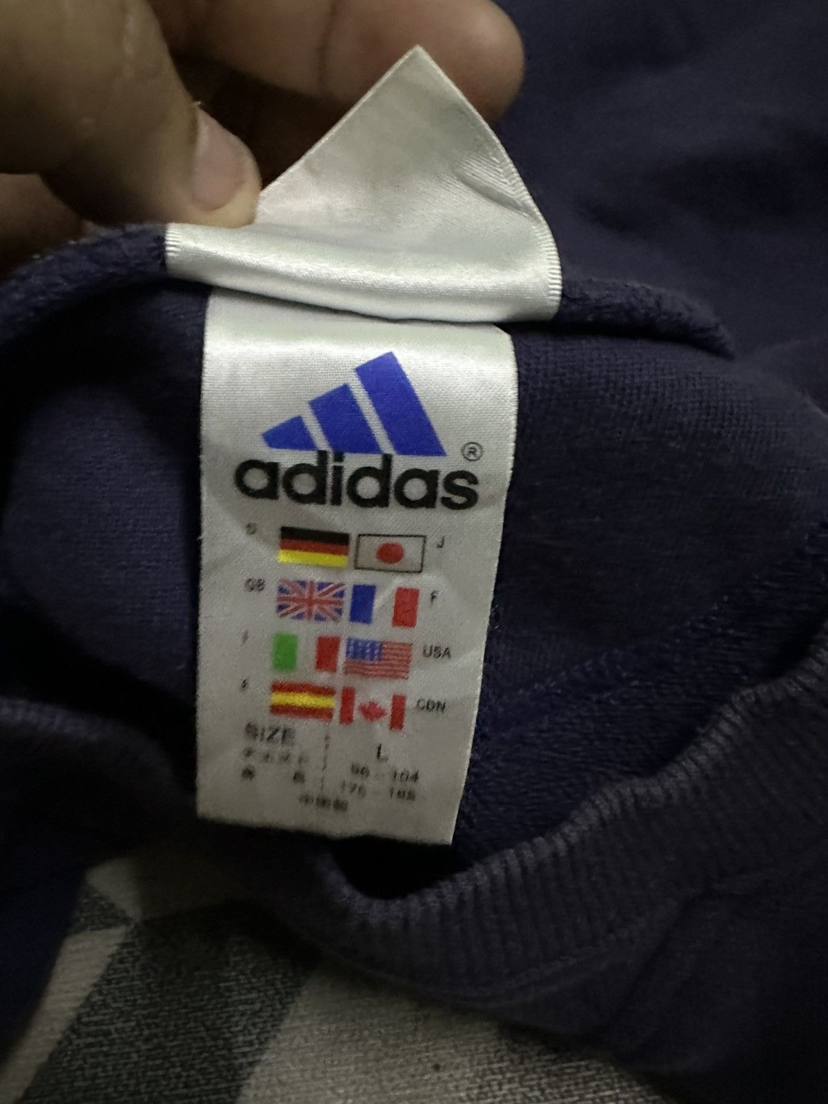 Adidas vintage Adidas navy blue crewneck sweatshirt Size US L / EU 52-54 / 3 - 5 Thumbnail