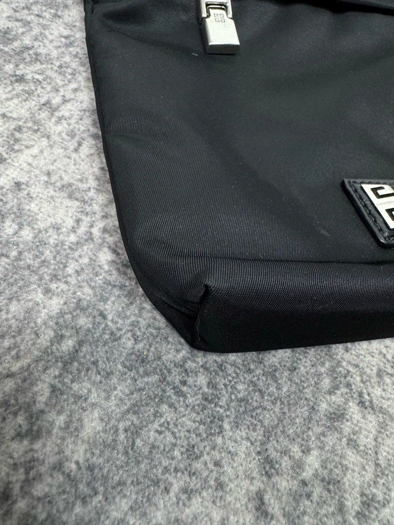 Givenchy Single Shoulder Phone Bag
