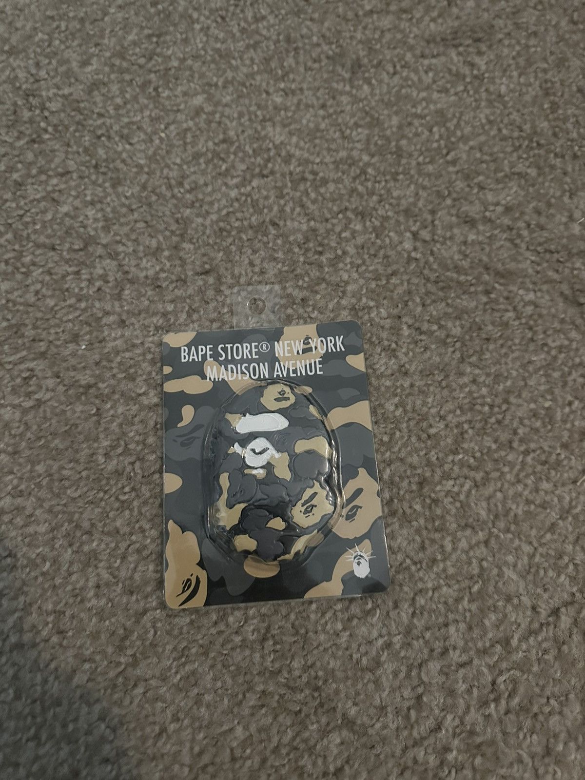 Bape Bape New York Madison avenue magnet Size ONE SIZE - 1 Thumbnail
