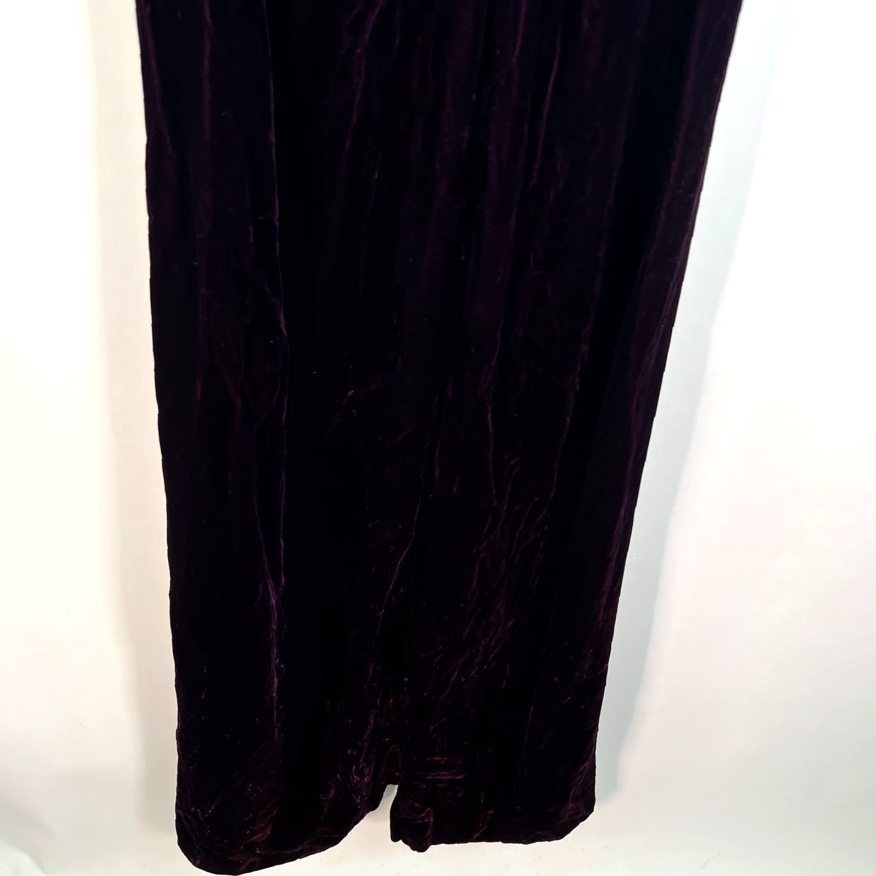 Vintage VINTAGE Albert Capraro Red Velvet Sleeveless Gown Size 8 Formal Dress Womens Size M / US 6-8 / IT 42-44 - 4 Thumbnail