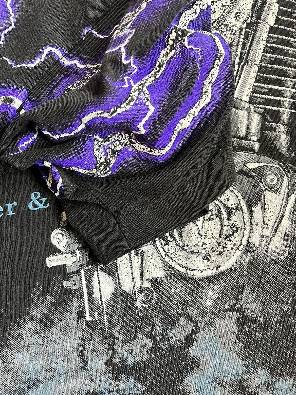 Harley Davidson VTG thrashed Harley Davidson Thunder and Lightning shirt 3XL Size US XXL / EU 58 / 5 - 15 Thumbnail