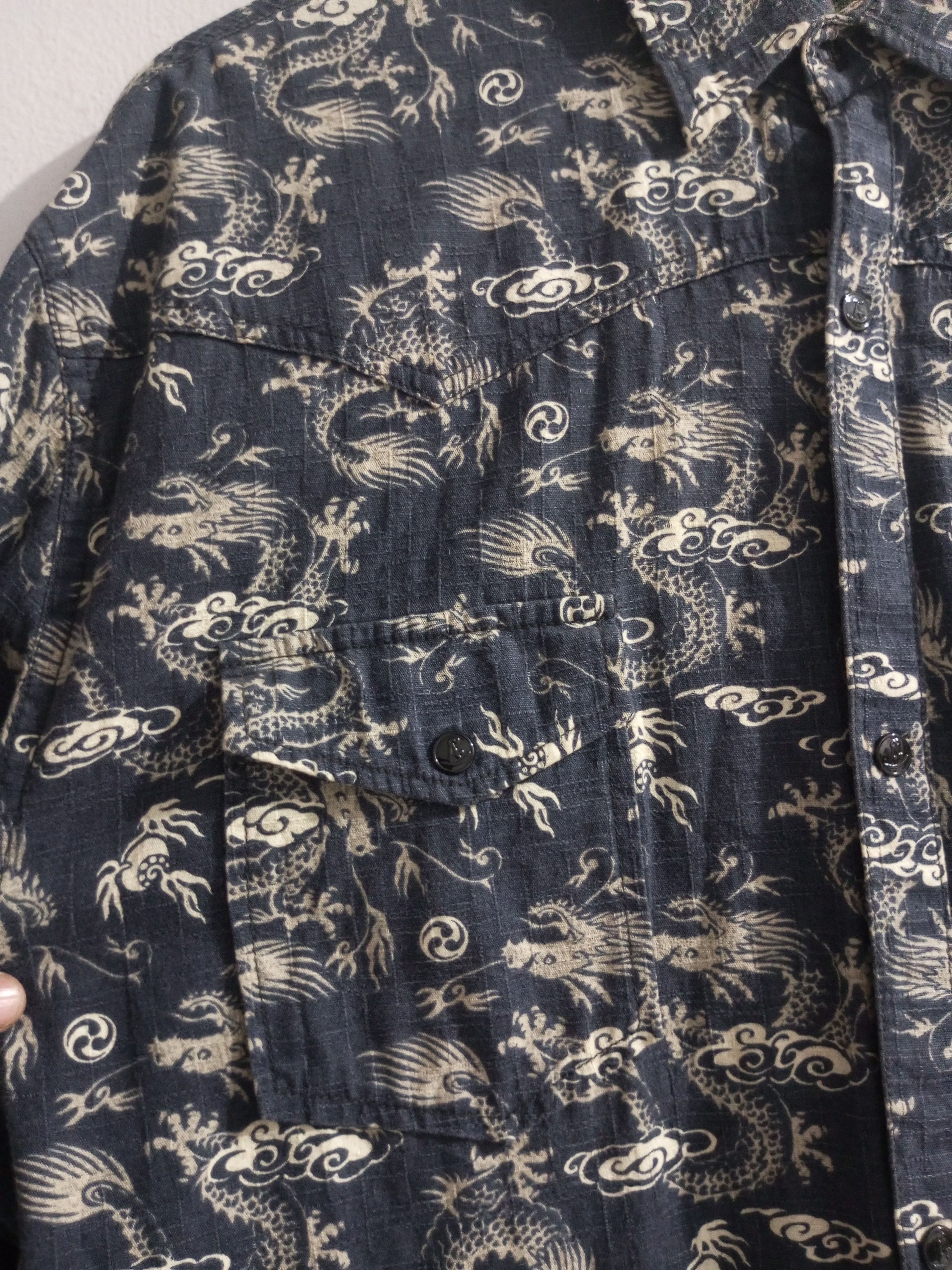 Japanese Brand Vintage japanese dragon full long sleeve button up shirt Size US L / EU 52-54 / 3 - 8 Thumbnail