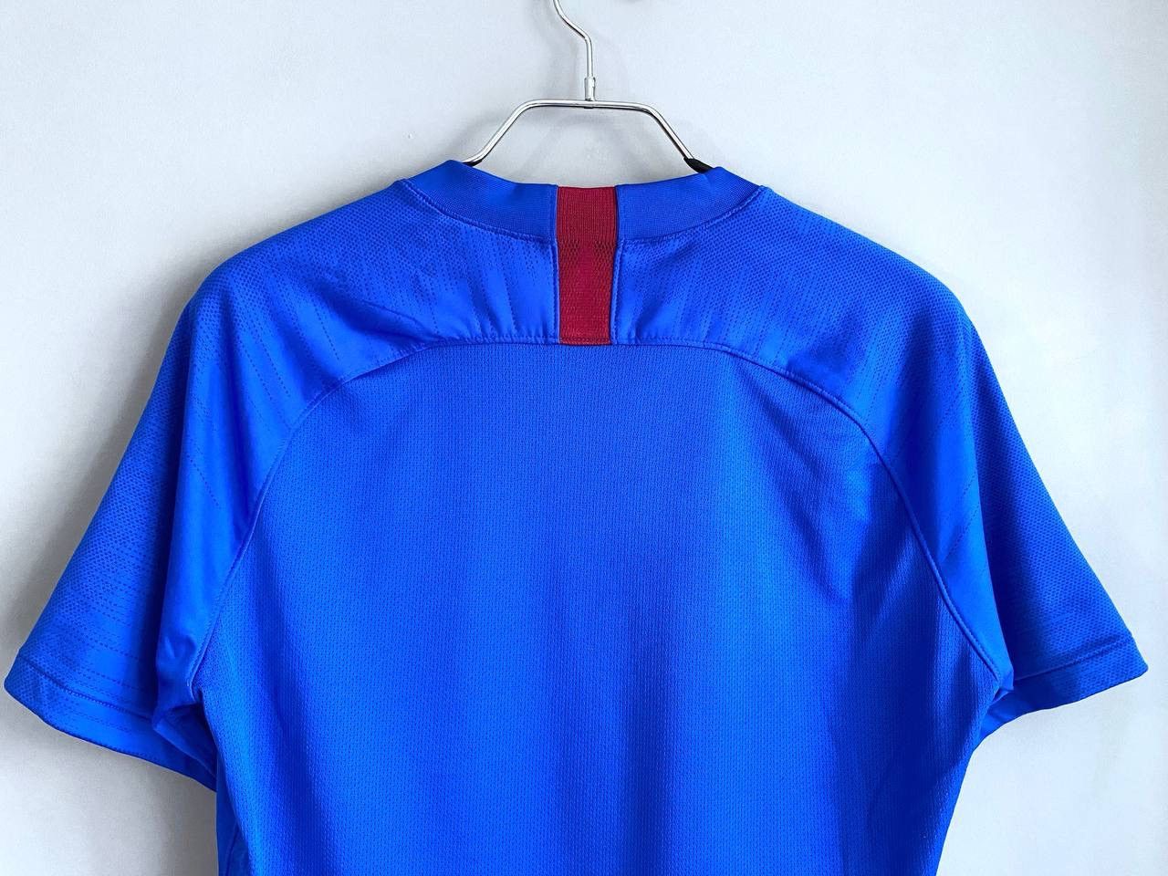 Nike Nike FC Barcelona 2019/2020 Soccer Jersey Traning, Size L Size US L / EU 52-54 / 3 - 10 Thumbnail
