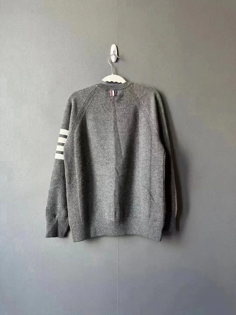 Thom Browne Thom BrowneMedium-gray cashmere sweater 2503-Nextarrow Size US L / EU 52-54 / 3 - 2 Thumbnail