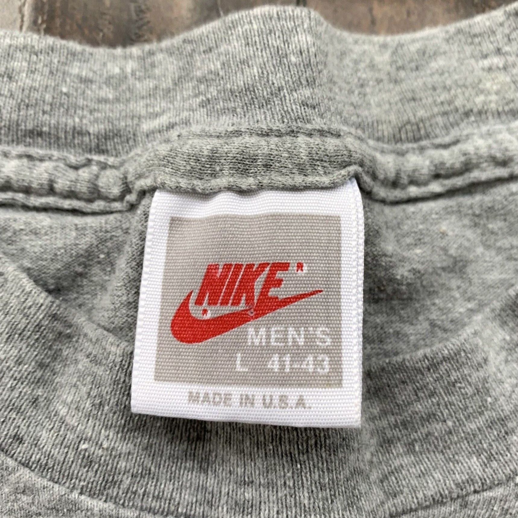Nike VINTAGE Nike Air 180 T-Shirt L Gray Crew Neck Short Sleeve Graphic Print 90s Space Mens Size US L / EU 52-54 / 3 - 6 Thumbnail