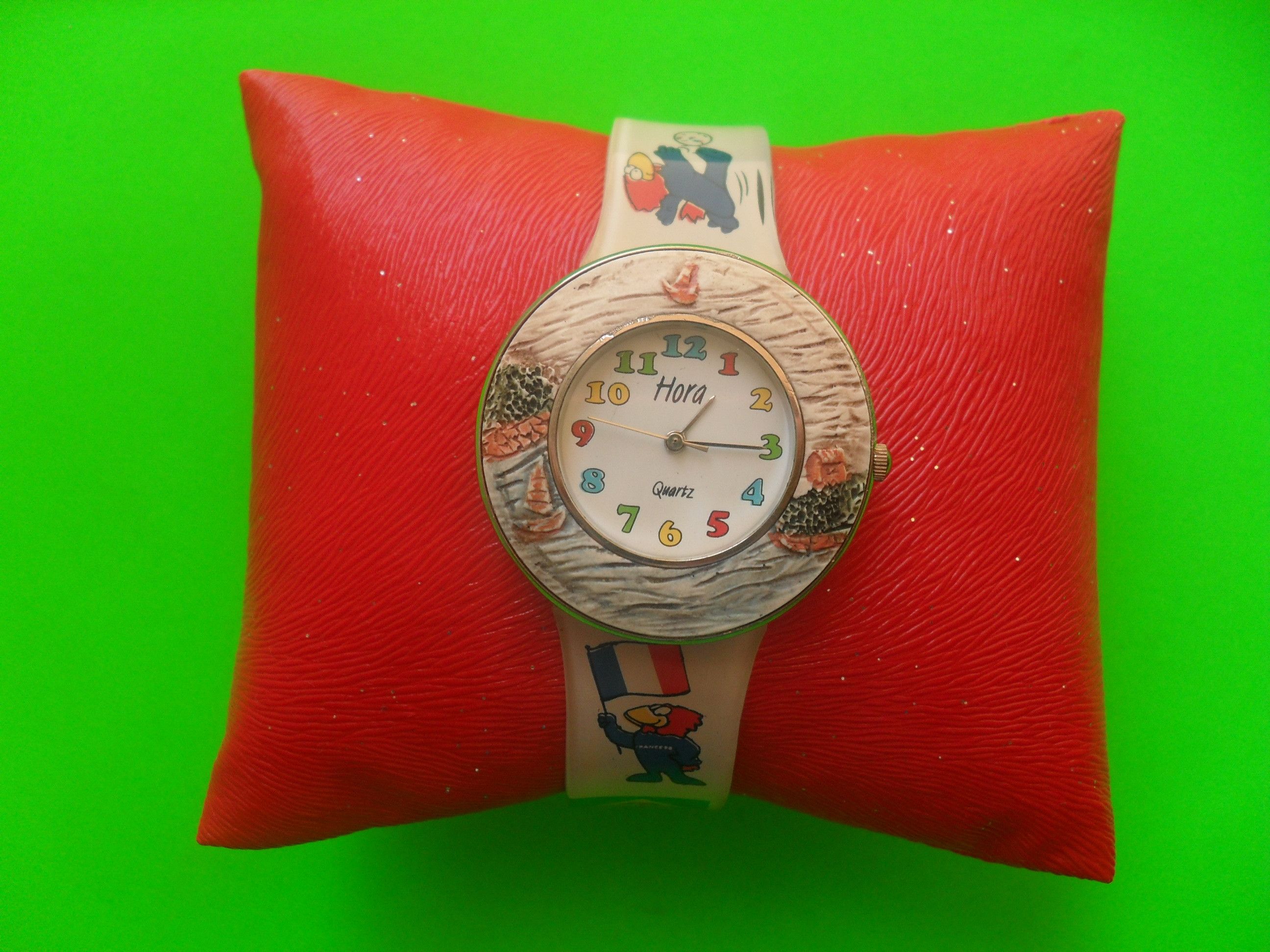 Vintage PRETTY VINTAGE WOMEN'S CERAMIC BRACELET WATCH. Size ONE SIZE - 1 Thumbnail