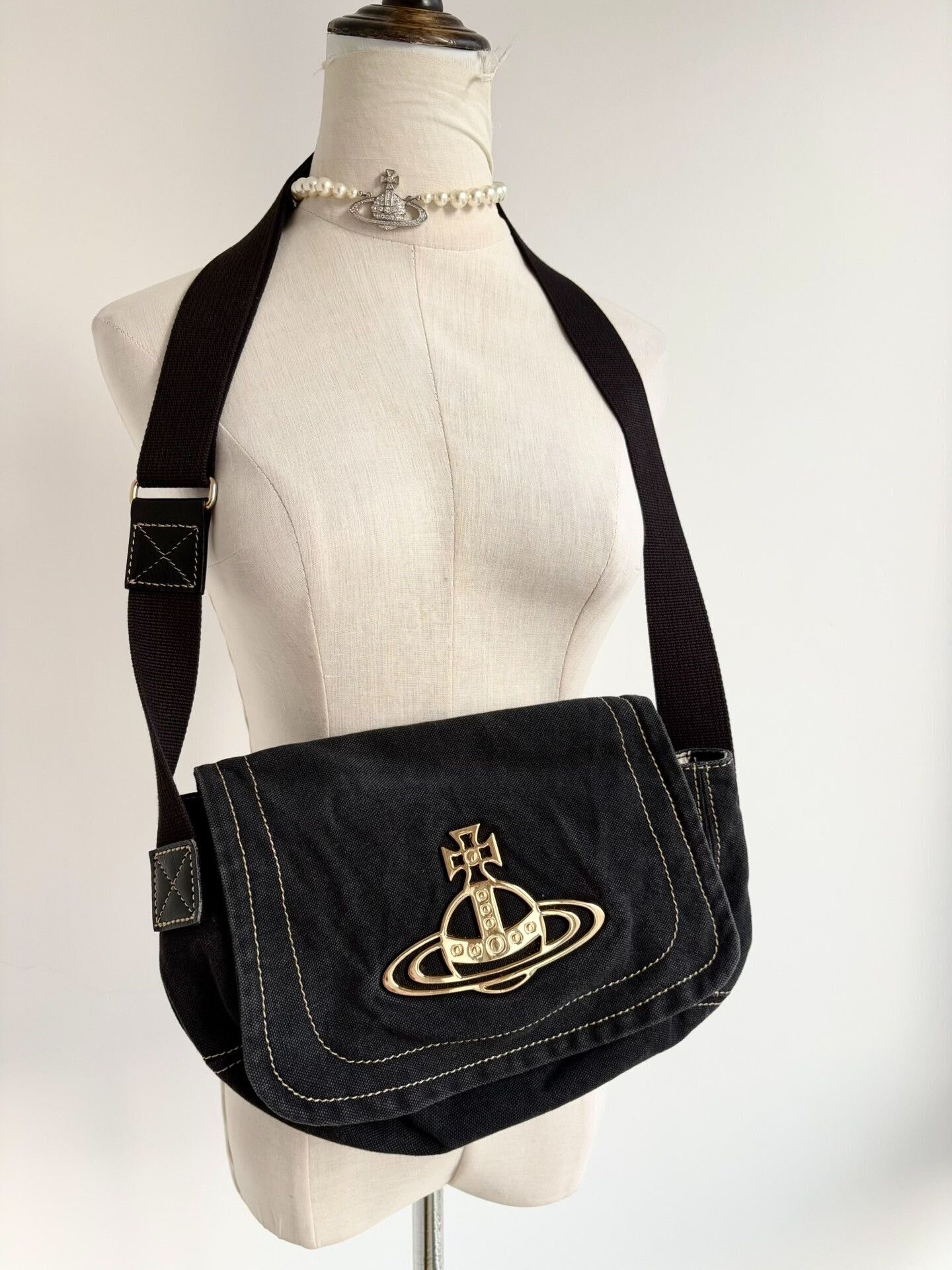 Vivienne Westwood Vivienne Westwood Saturn Logo Canvas Crossbody Size ONE SIZE - 1 Thumbnail