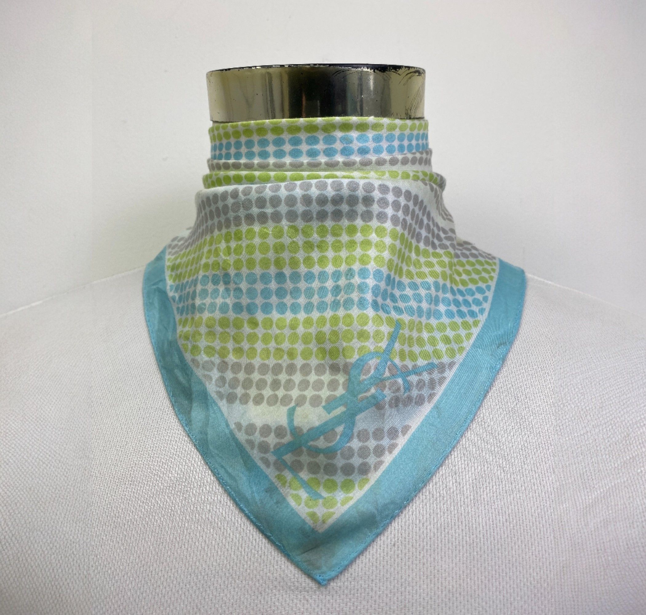 Yves Saint Laurent Vintage Yves Saint Laurent Handkerchief / Bandana HKC1037 Size ONE SIZE - 1 Thumbnail