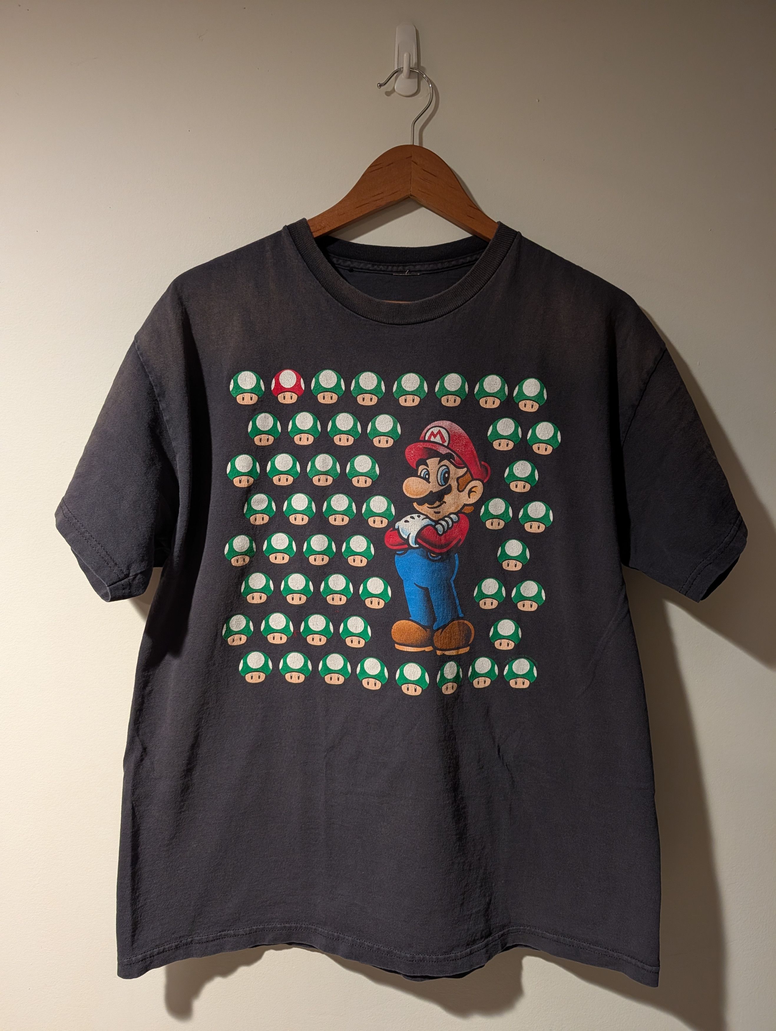 Nintendo Vintage 2010 Nintendo Super Mario Bros 1-Up Mushroom T-Shirt Size US L / EU 52-54 / 3 - 1 Thumbnail