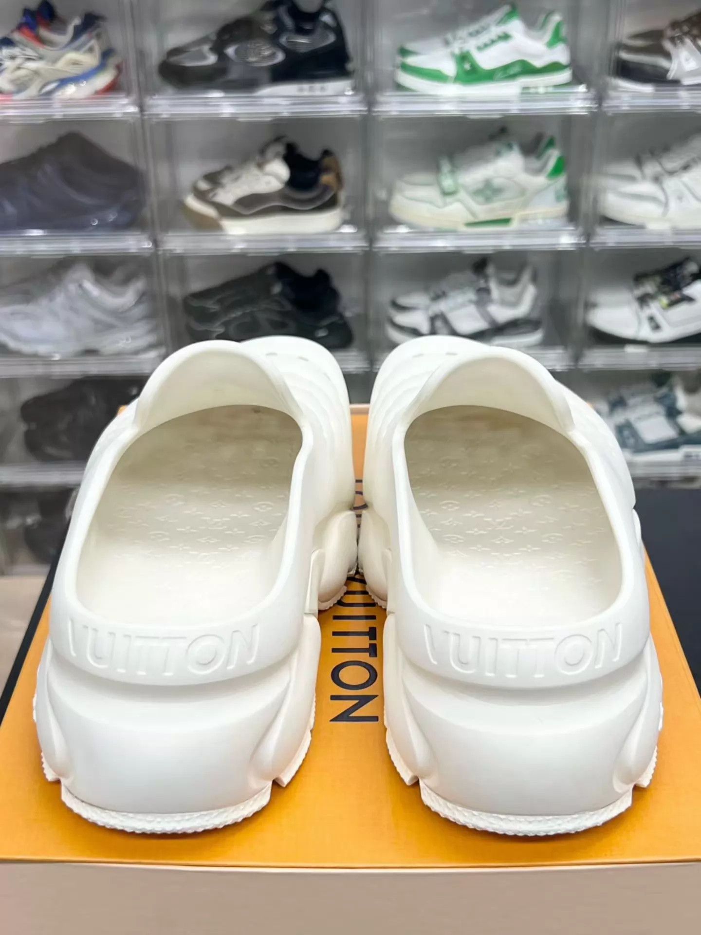 Louis Vuitton LV Shark Slippers White 41 Thick Sole Elevated Size US 8 / EU 41 - 7 Thumbnail