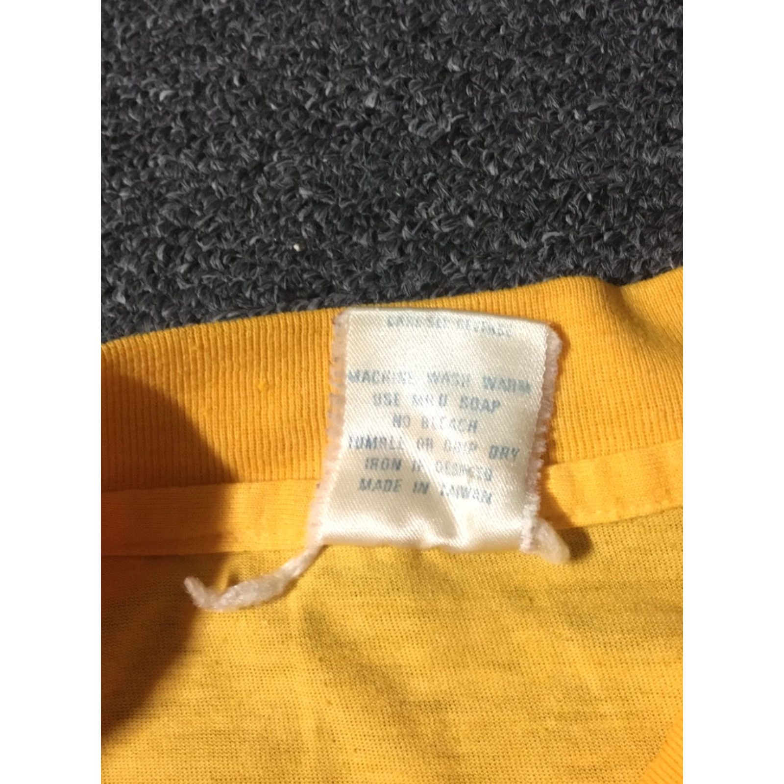 Vintage VINTAGE Virgin Islands 80s Faded Shirt M Yellow Single Stitch T-Shirt Beach Grunge Surf Skate 90s USA Mens Size US M / EU 48-50 / 2 - 6 Thumbnail
