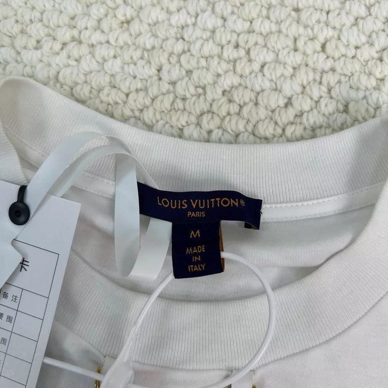 Louis Vuitton Louis Vuitton White monogrammed chain short sleeves Size US M / EU 48-50 / 2 - 4 Thumbnail