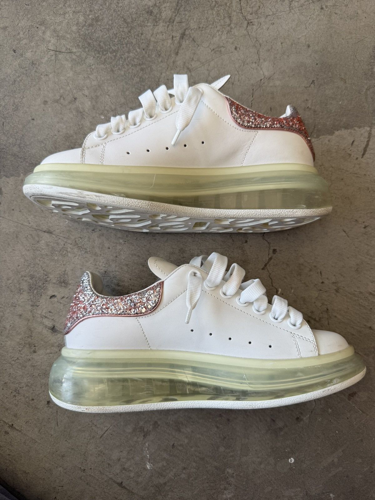Alexander McQueen Alexander McQueen oversized sneaker IT size 37.5 Size US 7.5 / IT 37.5 - 5 Thumbnail
