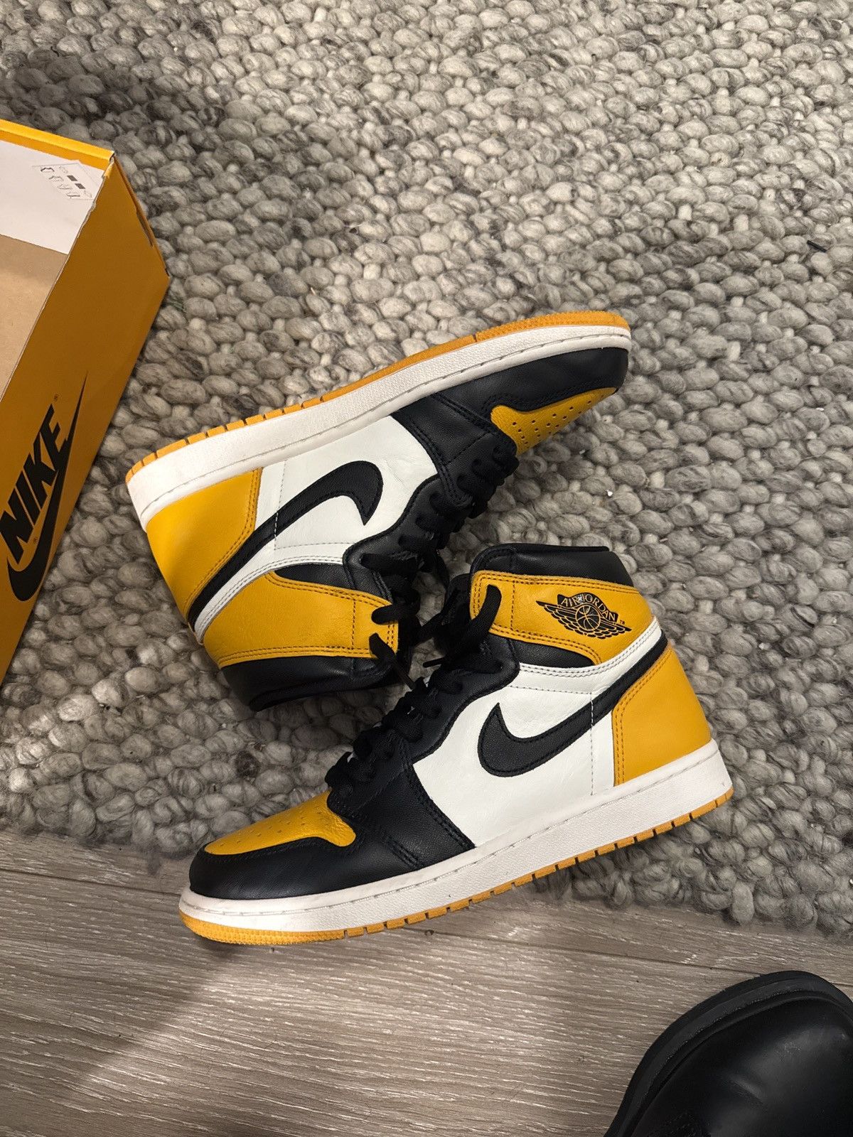 Jordan Brand Jordan 1 High retro og taxi Size US 9 / EU 42 - 1 Thumbnail