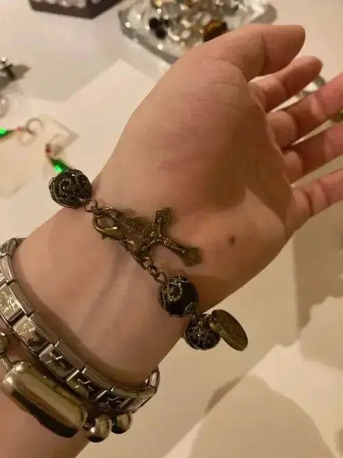 Other Black Glass Beads Cross Bracelet Size ONE SIZE - 2 Thumbnail