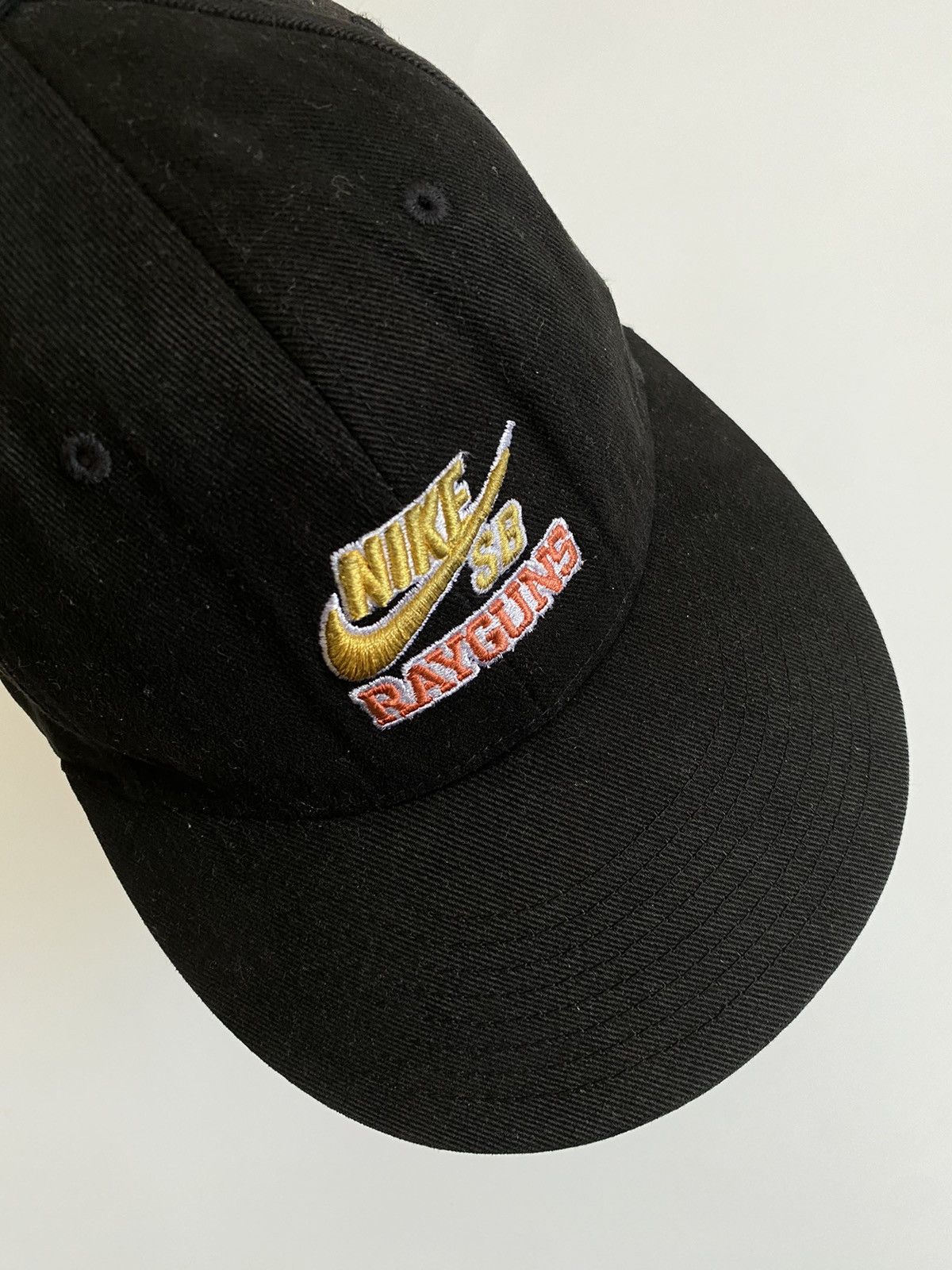 Nike RARE VINTAGE NIKE SB X RAYGUNS HAT CAP Size ONE SIZE - 4 Thumbnail