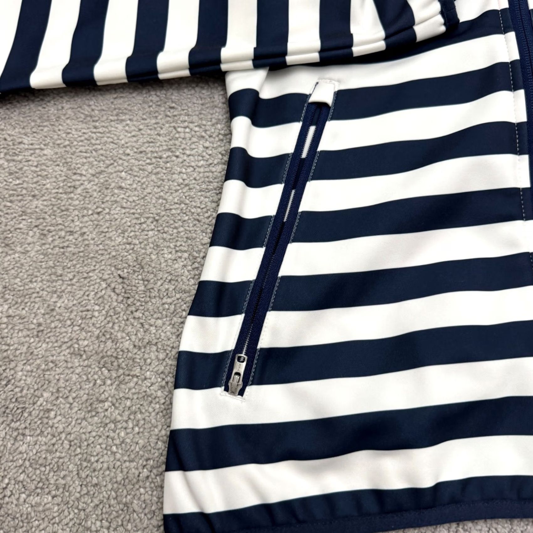Helly Hansen Helly Hansen Jacket Womens Small Navy White Striped Fleece Size S / US 4 / IT 40 - 6 Thumbnail
