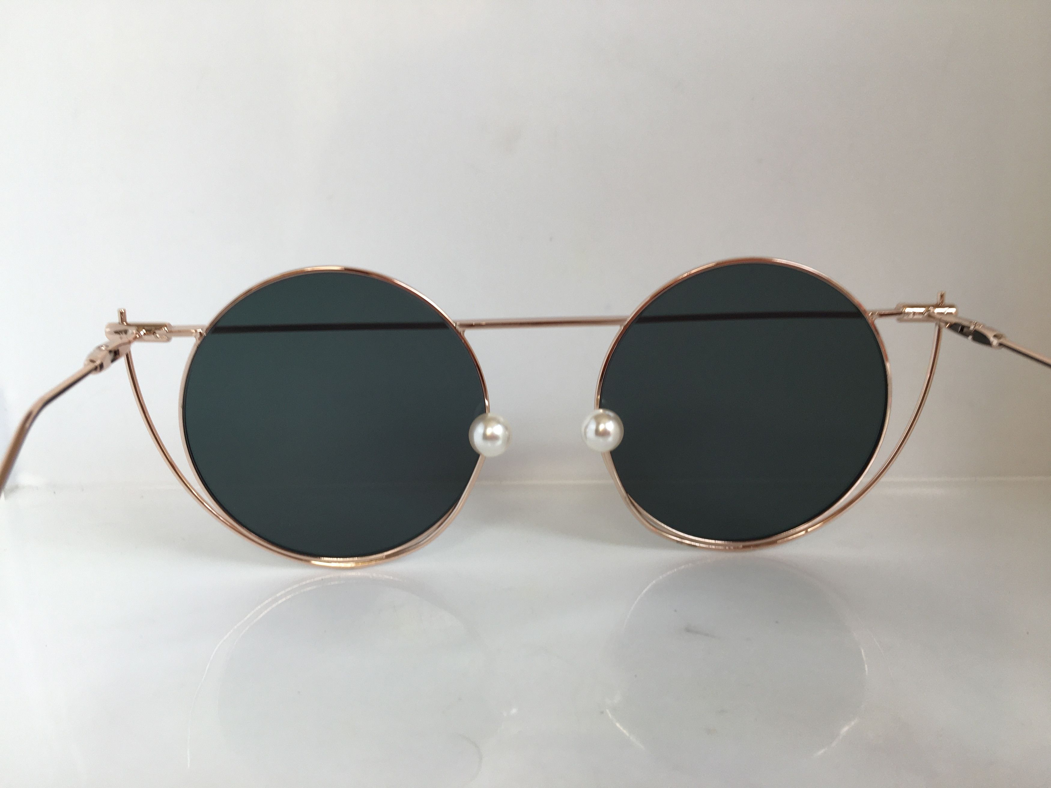 Other Mod Diva Gold Round Sunglasses Frame PIN UP GIRL Size ONE SIZE - 4 Thumbnail