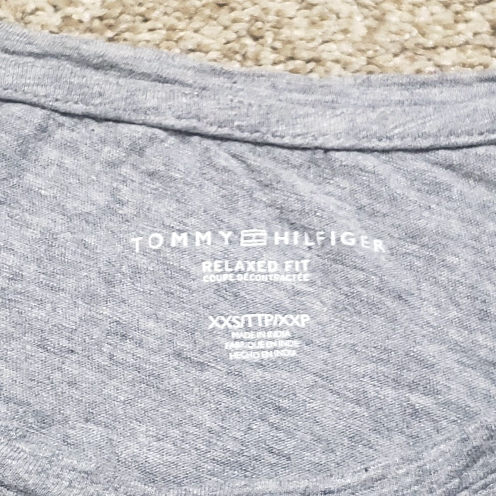 Tommy Hilfiger TOMMY HILFIGER Heart Graphic Gray Tee T-Shirt Short Sleeve Adult Women's XXS Shirt Womens XXS Gray Graphic Print Casual Basic Clothing 2000s? Size XXS / US 00 / IT 34 - 2 Thumbnail