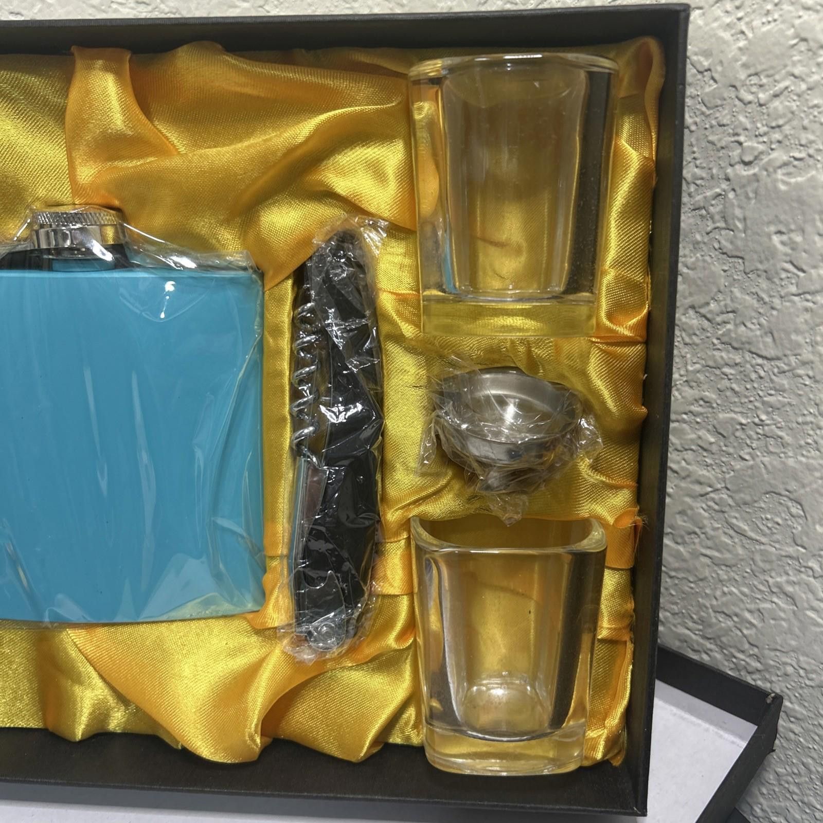 Designer BLUE FLASK SET & 2 Glass Shot Glasses And Corkscrew GIFT BOX Size ONE SIZE - 4 Thumbnail