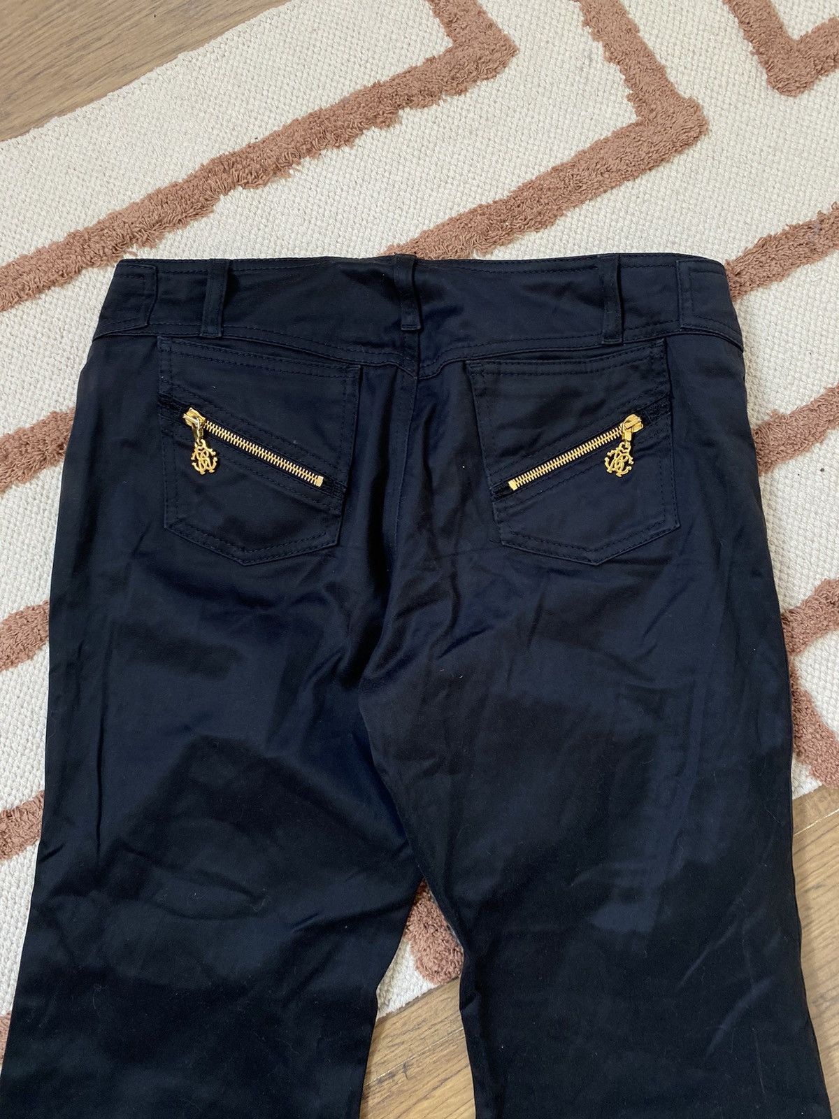 Roberto Cavalli ROBERTO CAVALLI CLASIC FLARE TROUSERS Size 28" / US 6 / IT 42 - 7 Thumbnail