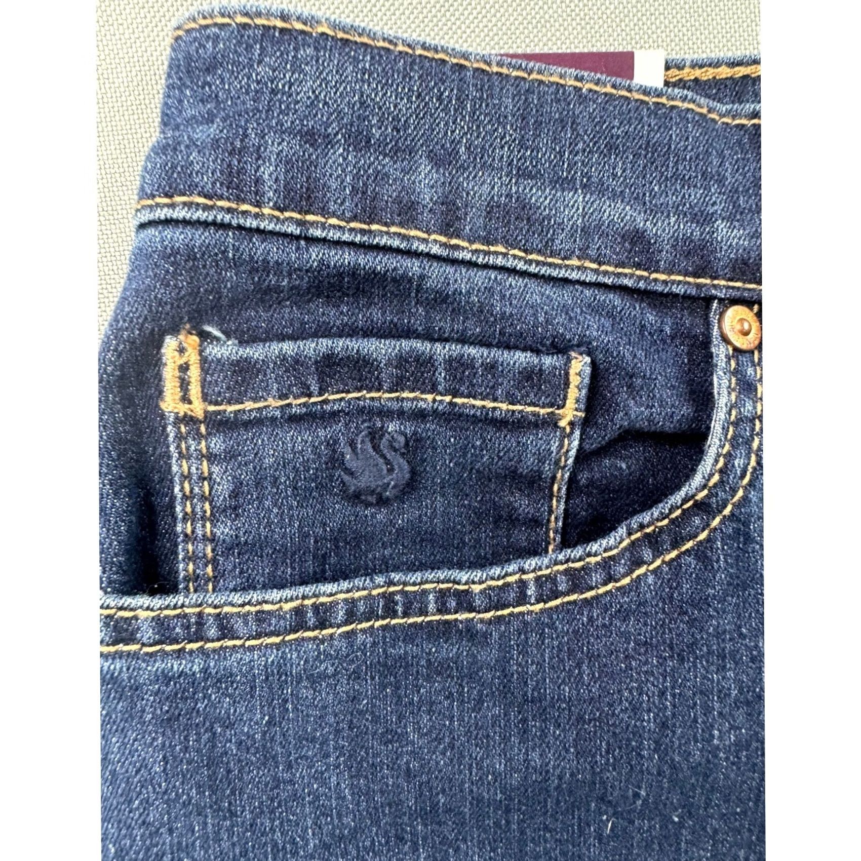Gloria Vanderbilt Gloria Vanderbilt Amanda Jeans Womens 16W Dark Wash Denim Tapered Leg High Rise Classic Rise 5-Pocket Size 38" / US 16 / IT 52 - 4 Thumbnail