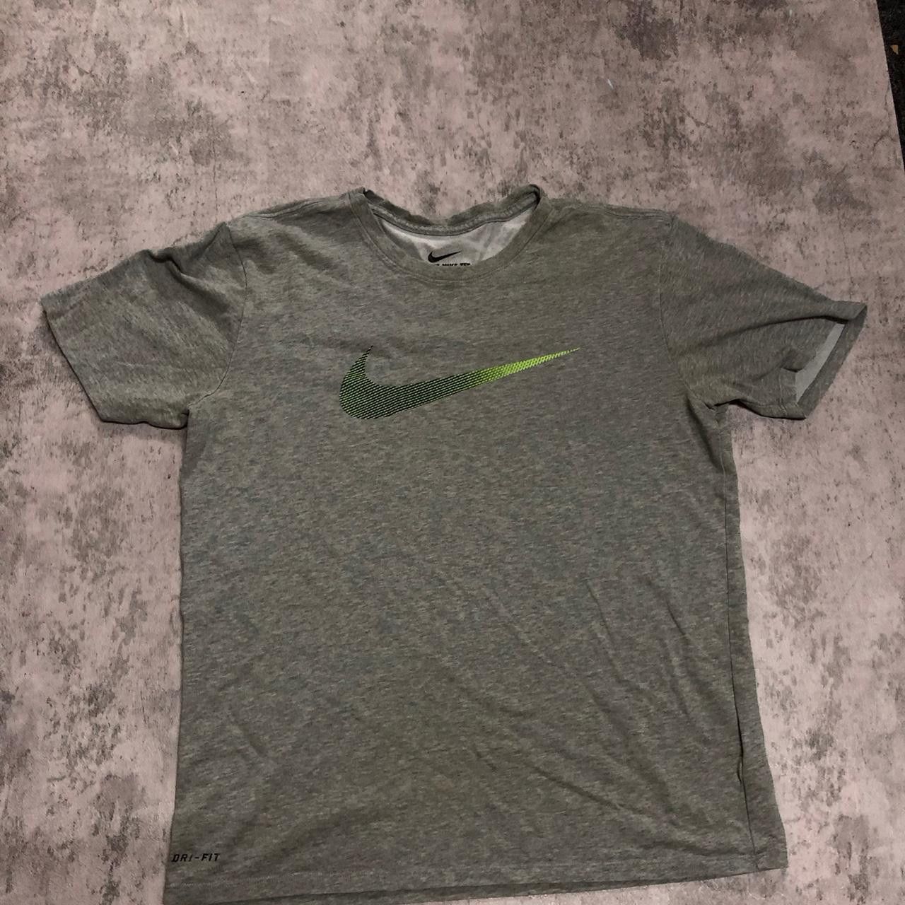 Nike Grey Nike dri-fit t-shirt #NikeTee Size US M / EU 48-50 / 2 - 1 Thumbnail