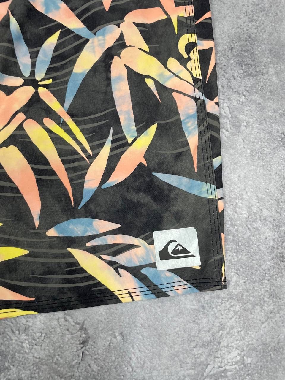 Quiksilver Quiksilver Men Boardshorts Surf Tropical Print Multicolor Size US 34 / EU 50 - 3 Thumbnail