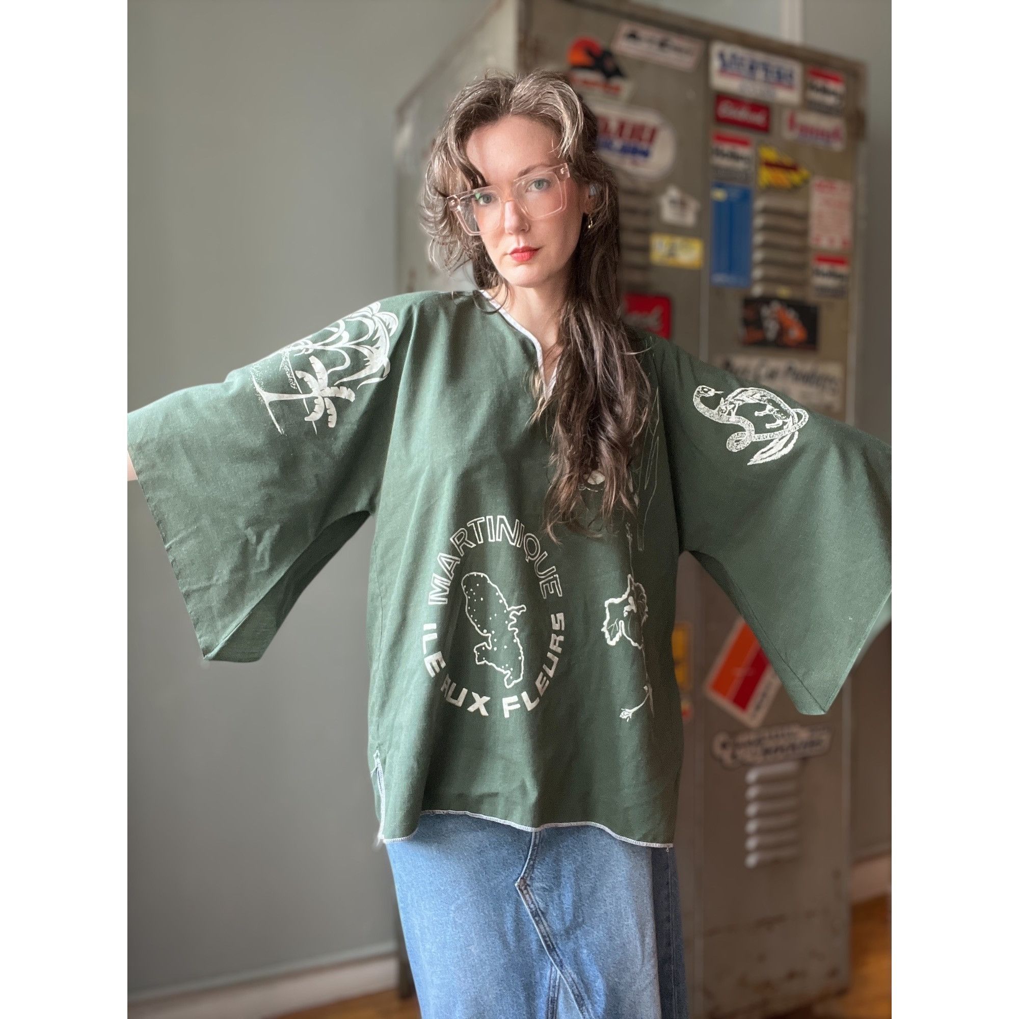 Vintage 90s vintage tee tunic Martinique flower island shirt 1990s Size US XL / EU 56 / 4 - 2 Thumbnail