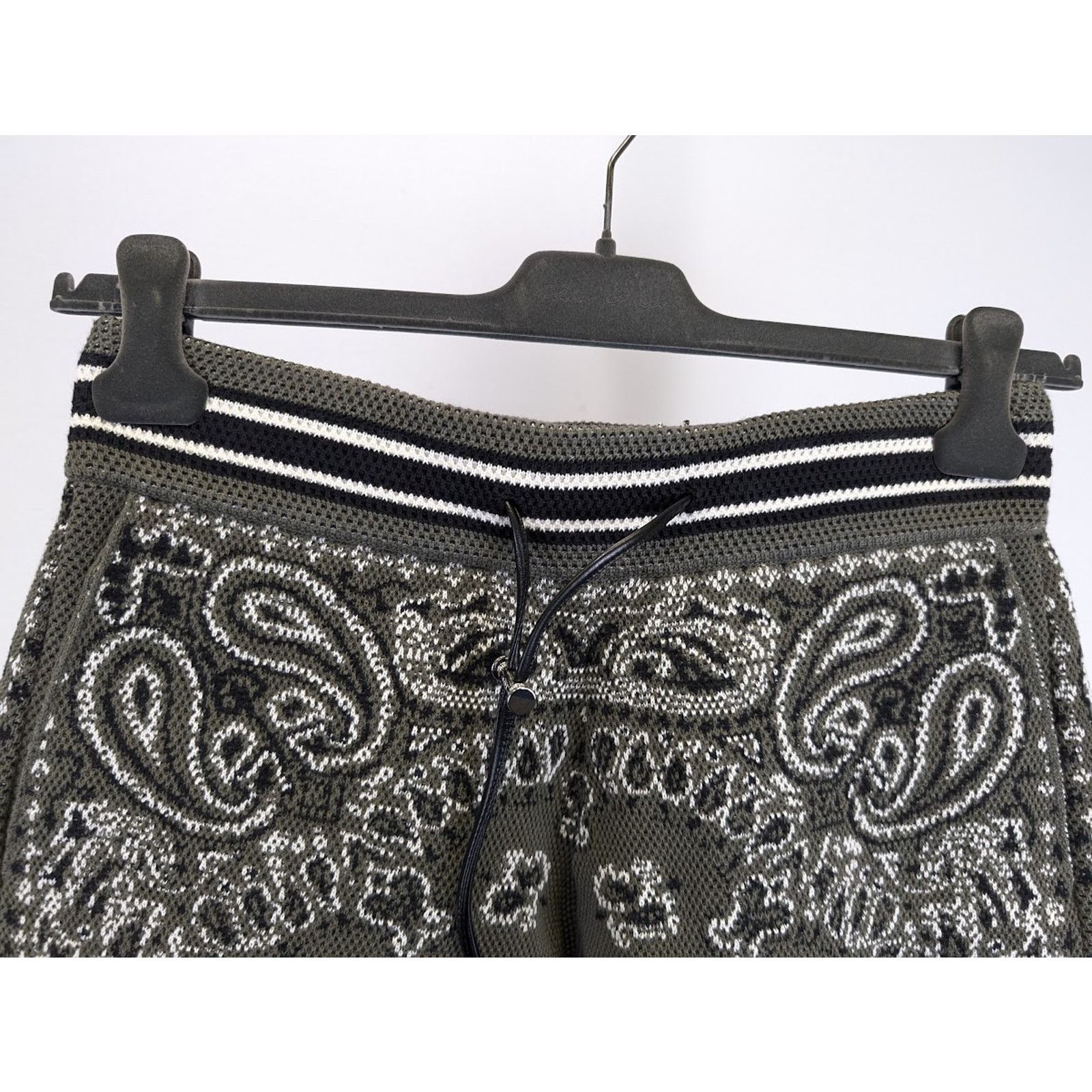 Amiri o1rshd1 Bandana Shorts in Green Size US 32 / EU 48 - 4 Thumbnail