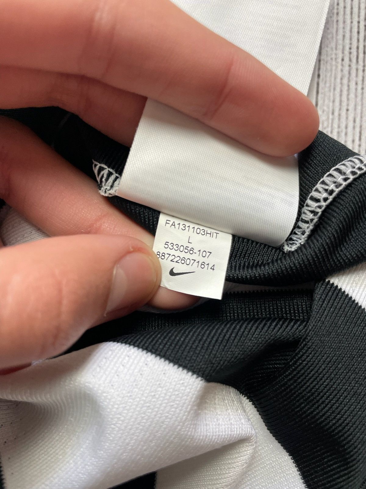 Nike × Vintage Vintage Nike Juventus soccer jersey size L striped Size US L / EU 52-54 / 3 - 6 Thumbnail