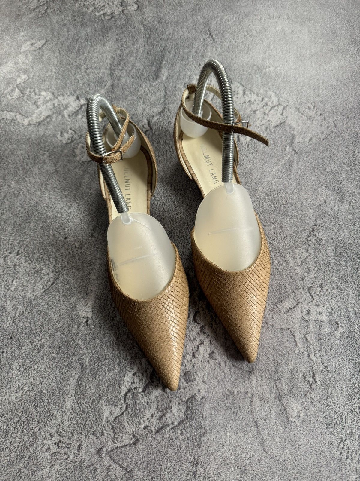 Helmut Lang Helmut Lang 35.5 textured leather pointed toe heels 👠- tan Size US 5.5 / IT 35.5 - 16 Thumbnail