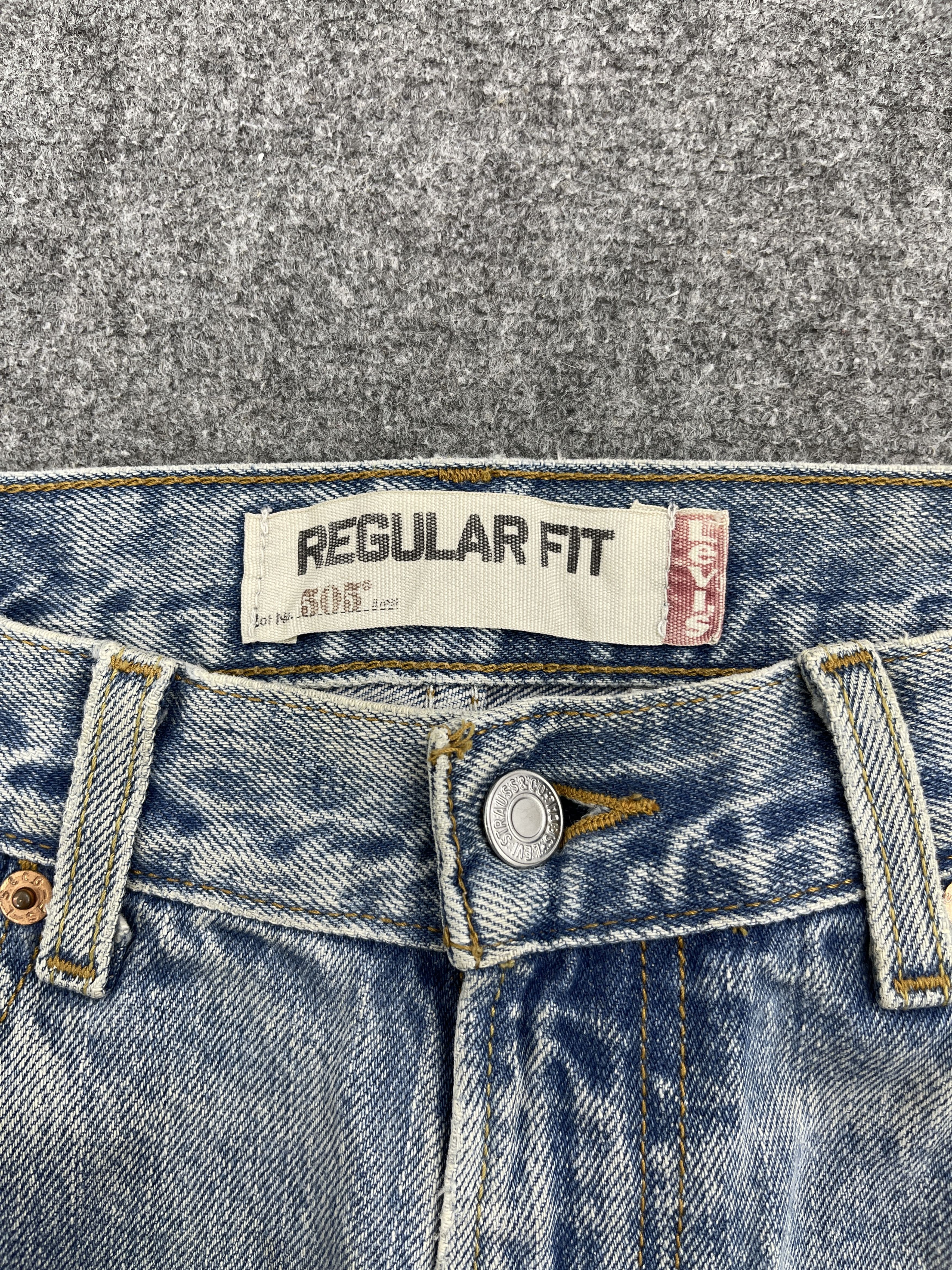 Levi's Vintage Levi's 505 Light Wash Distressed Jeans DP2574 Size US 29 - 9 Thumbnail