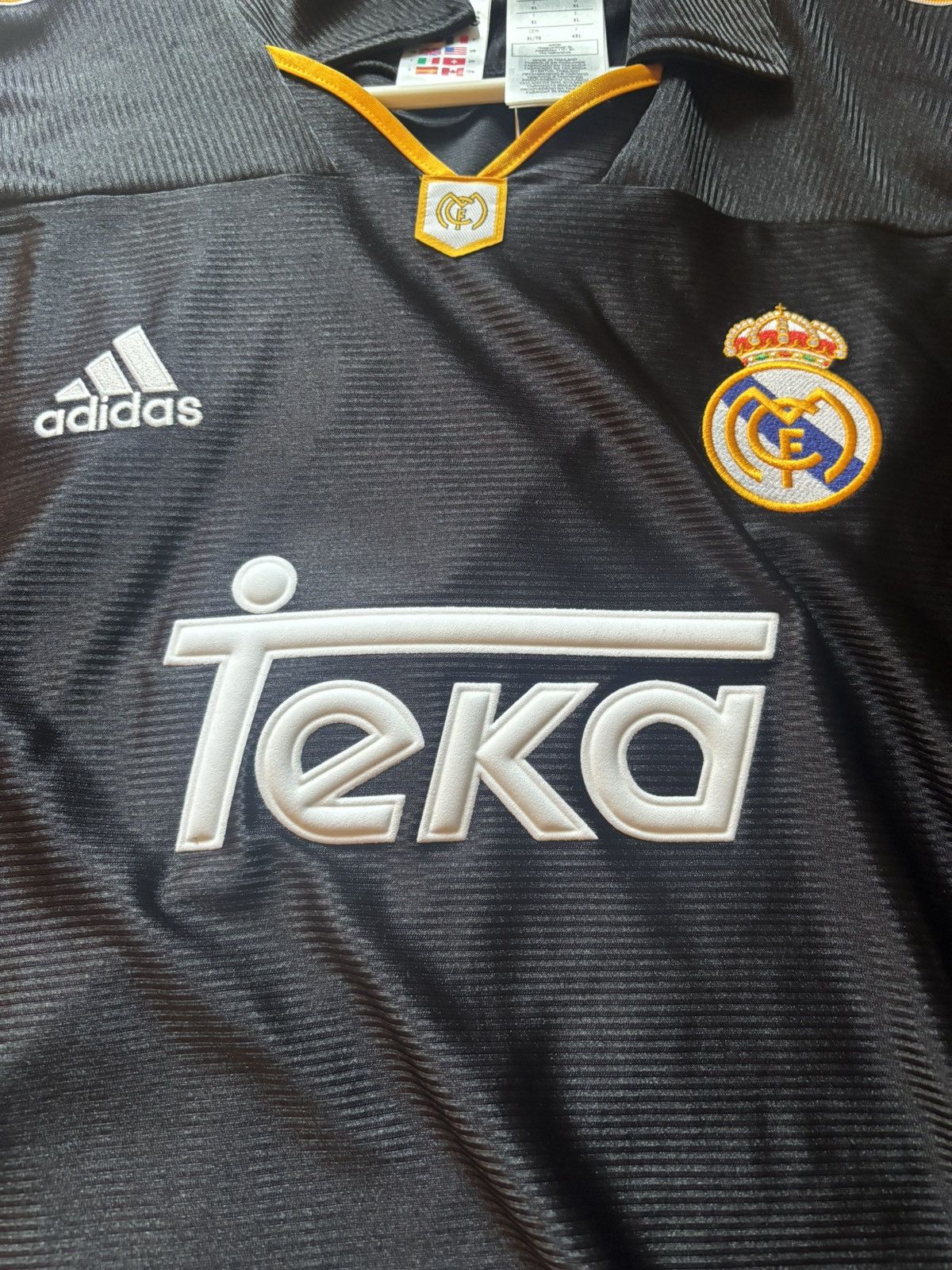Adidas Real Madrid 90s 2025 jersey remake Size US XL / EU 56 / 4 - 2 Thumbnail