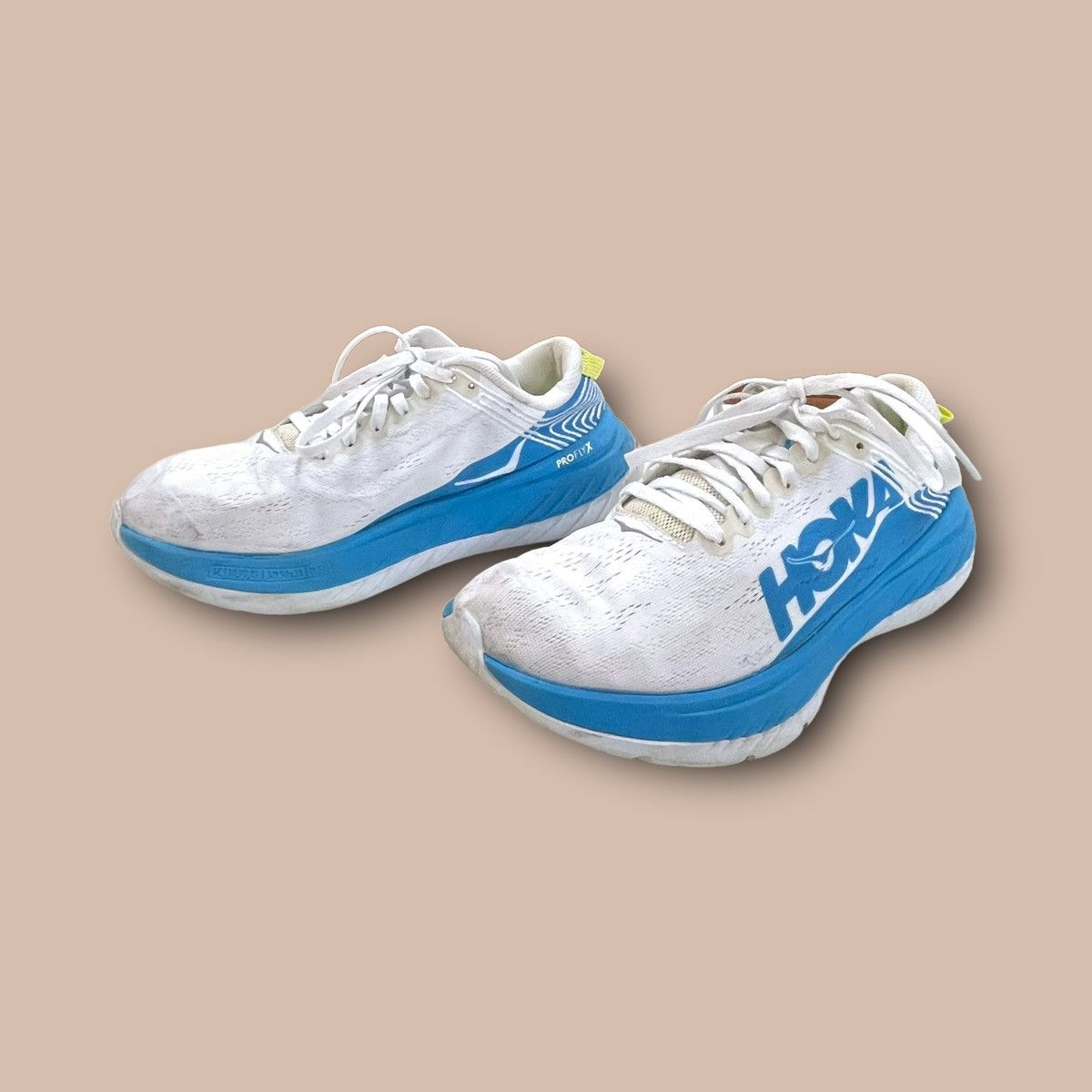 Hoka Hoka One One "Carbon X" Size US 5 / EU 37 - 1 Thumbnail