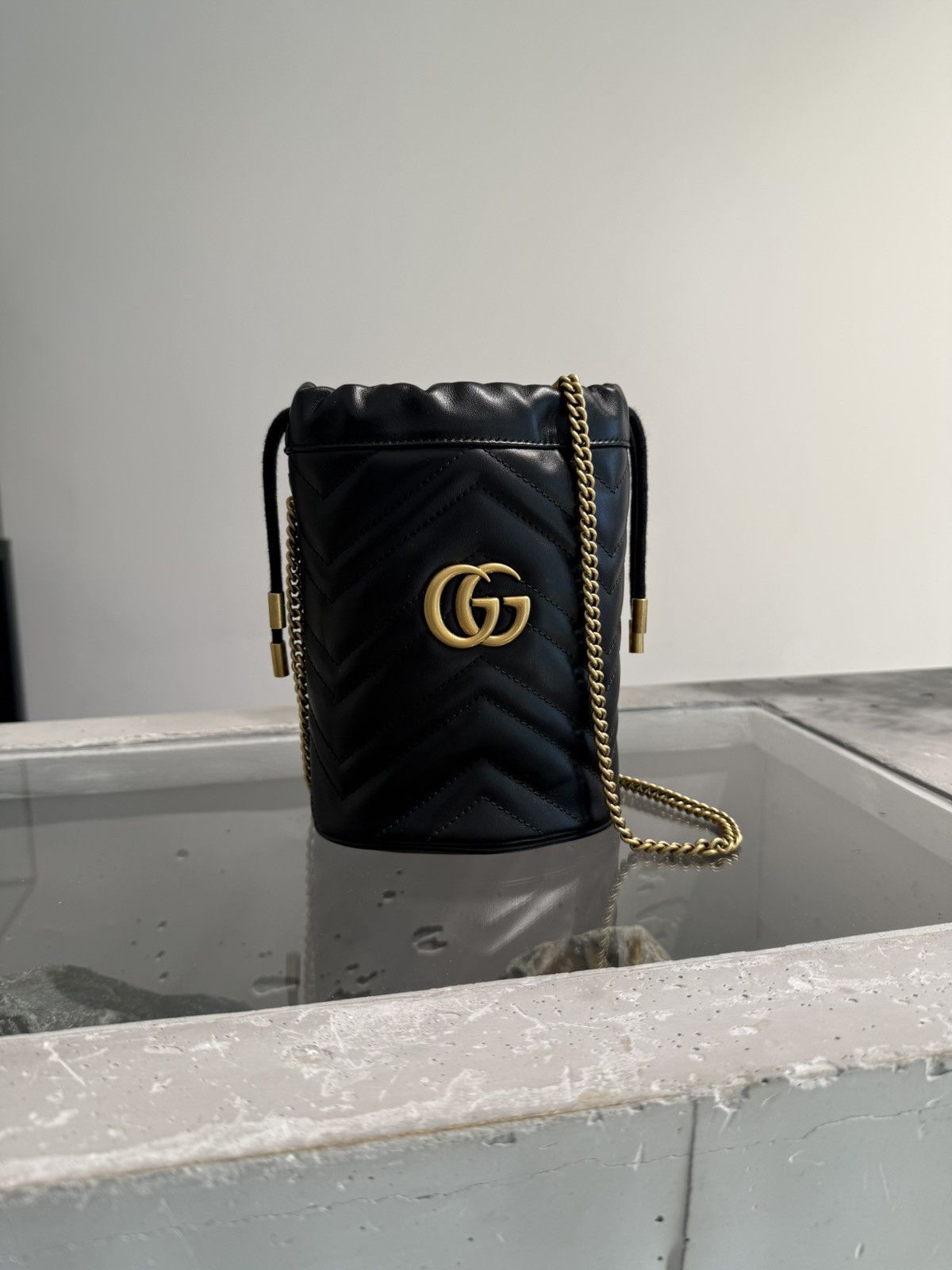 Gucci BNWT Gucci GG Marmont Bucket Bag Size ONE SIZE - 1 Thumbnail