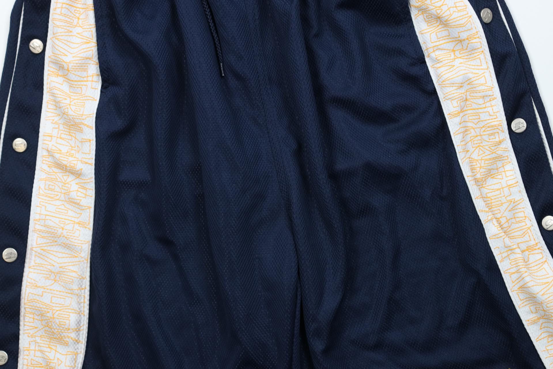 Starter Vintage 90s Starter University of Michigan Basketball Shorts Size US 36 / EU 52 - 3 Thumbnail