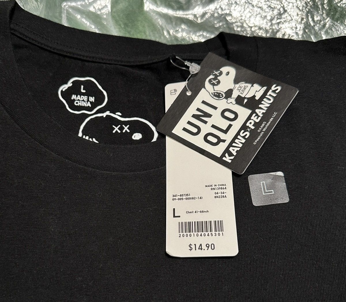 Kaws × Peanuts × Uniqlo DSWT FW17 Uniqlo Kaws Peanuts Snoopy Pocket Tee Black Large Size US L / EU 52-54 / 3 - 3 Thumbnail