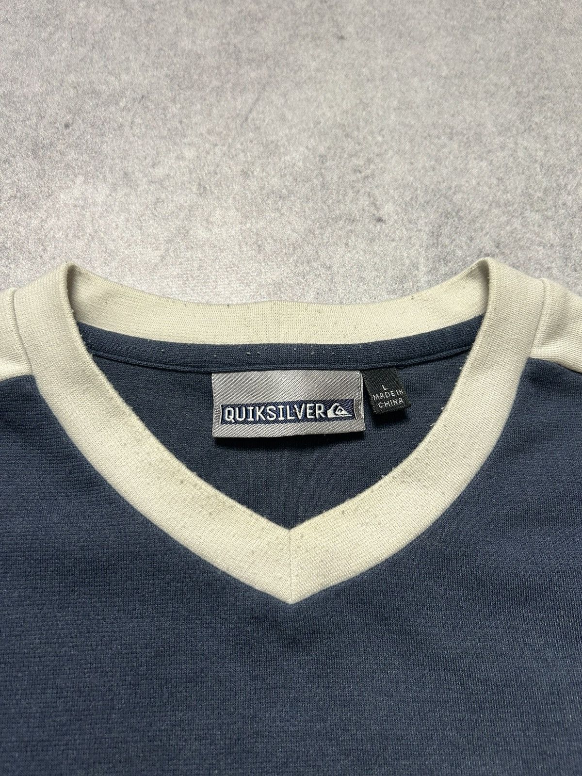 Quiksilver × Vintage Vintage 2000’s Quiksilver Small Logo Athletic Surf T-Shirt Size US L / EU 52-54 / 3 - 5 Thumbnail