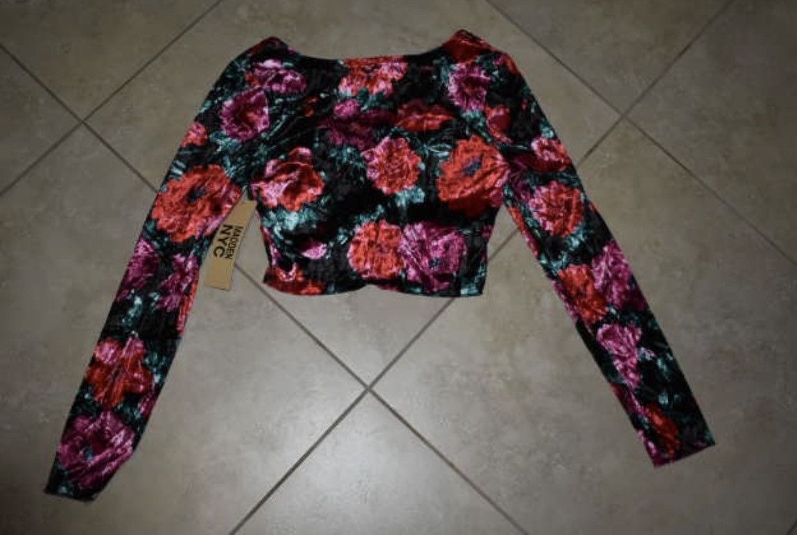 Steve Madden NWT Steve Madden Y2K Velvet Floral Crop Top Size S / US 4 / IT 40 - 5 Thumbnail